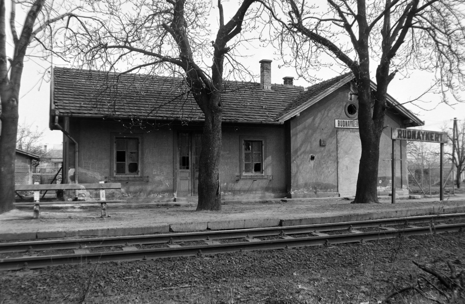 Hungary, Váchartyán, Rudnaykert megállóhely., 1983, Orosz István, Fortepan #189067