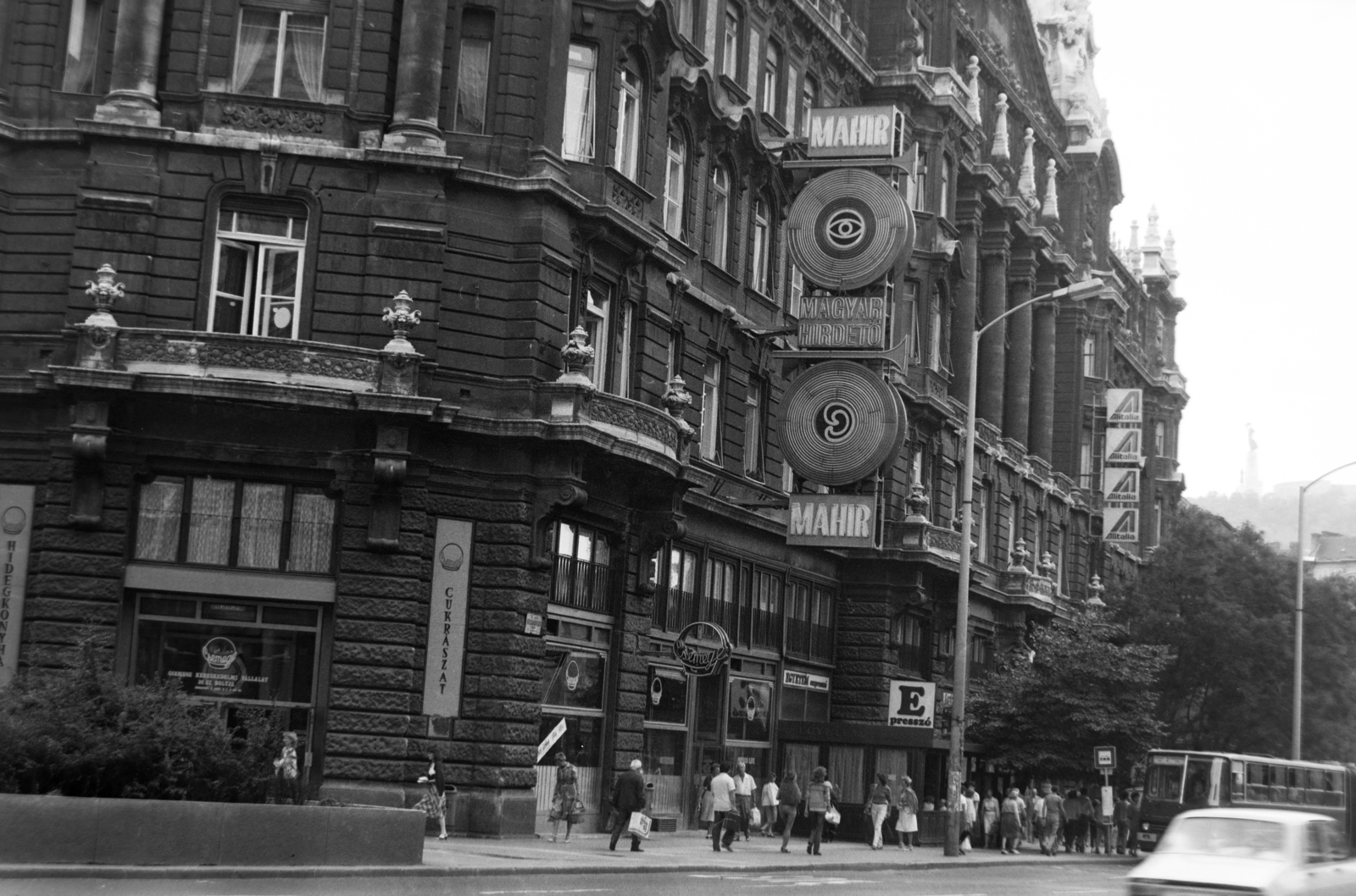 Magyarország, Budapest V., Ferenciek tere (Felszabadulás tér)., 1983, Orosz István, Budapest, Fortepan #189074