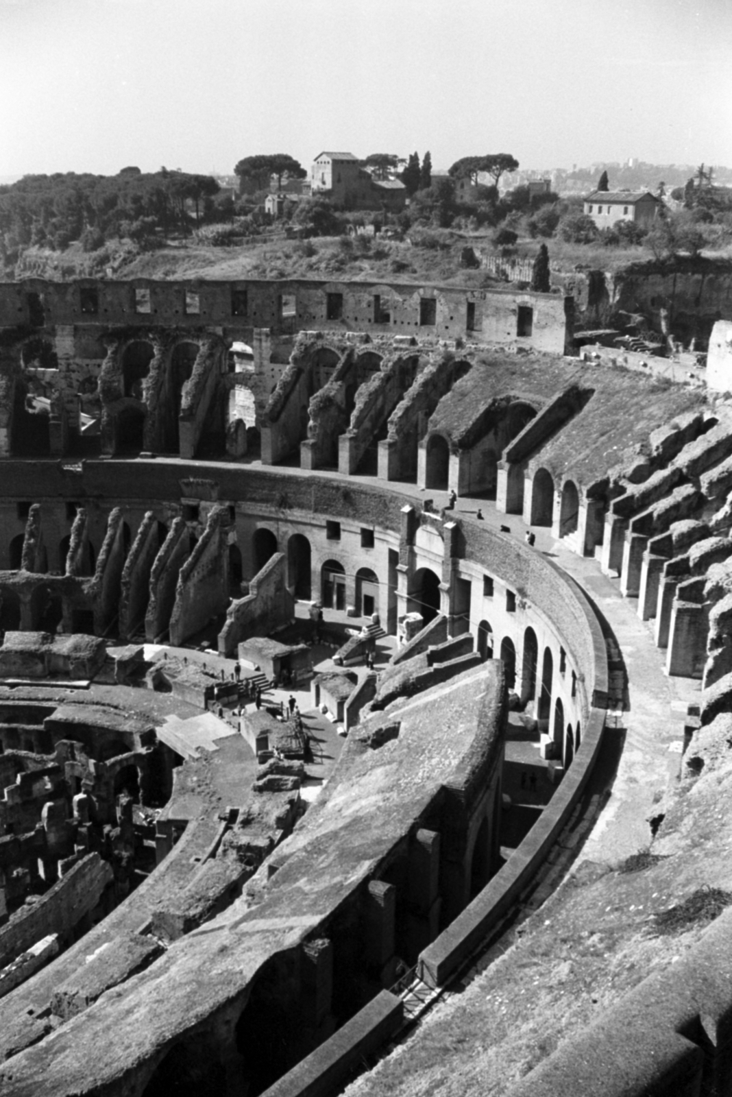 Italy, Rome, Colosseum., 1960, Palkó Zsolt, ancient culture, ruins, monument, architectural heritage, Roman Empire, Fortepan #189145