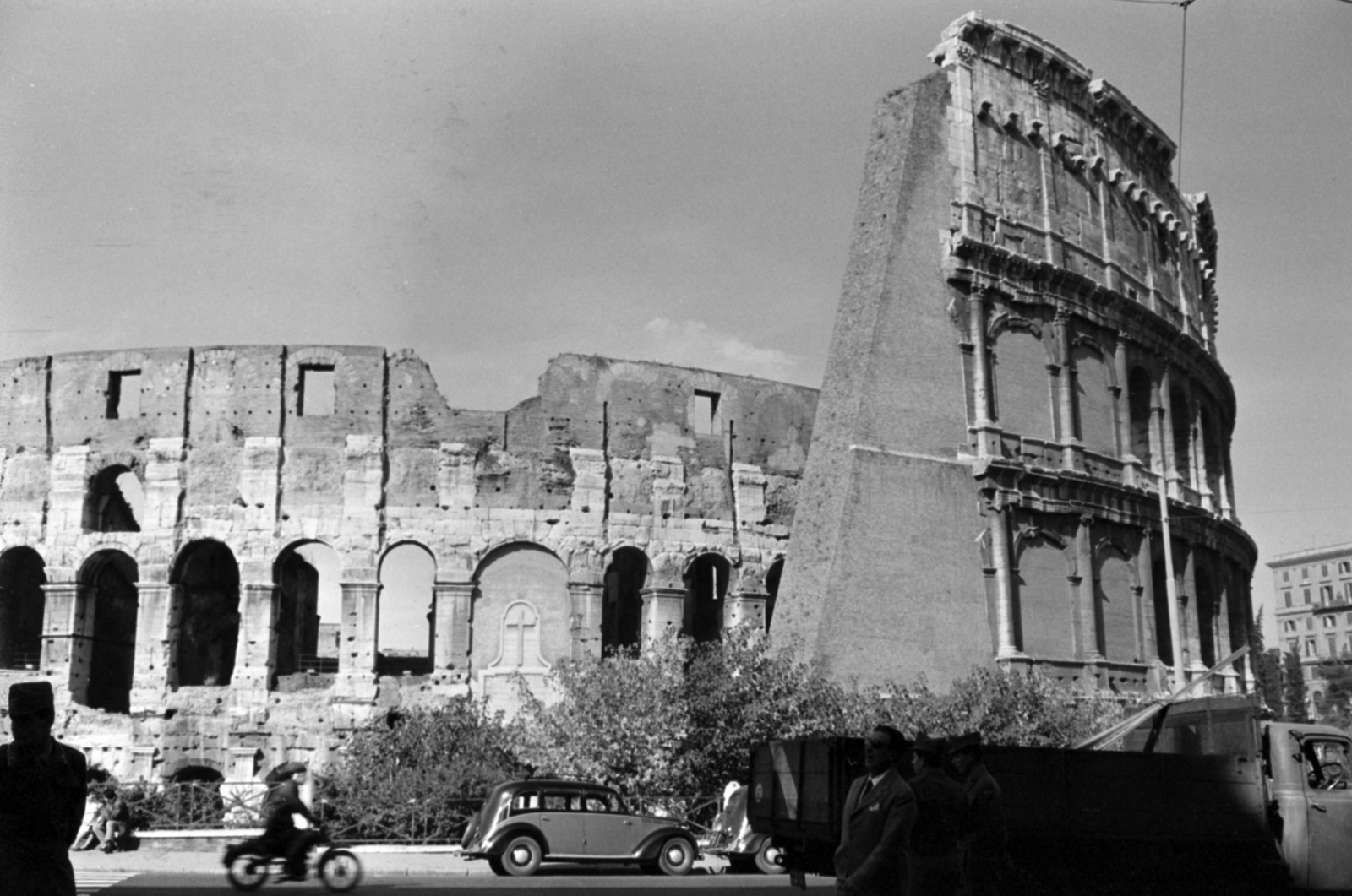 Italy, Rome, Colosseum., 1960, Palkó Zsolt, ruins, architectural heritage, Fortepan #189151