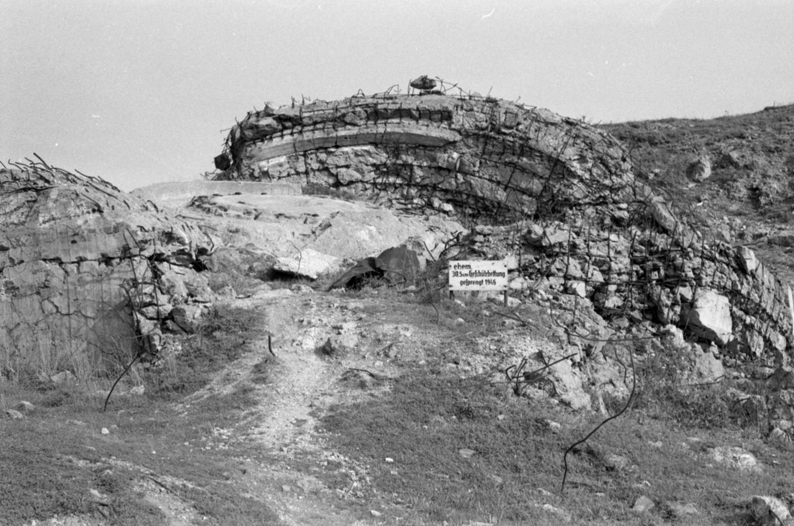 Németország, Helgoland sziget, 1961, Ungvári György, szikla, német szöveg, NSZK, Fortepan #189183