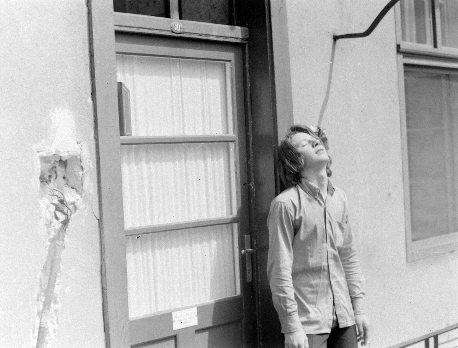Magyarország, Budapest IX., a felvétel a Lónyay (Szamuely) utca 26-os számú ház körfolyosóján készült., 1975, Fortepan, portré, Budapest, napozás, Fortepan #18921