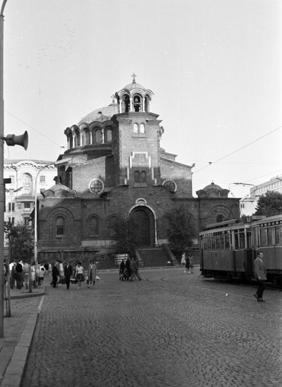 Bulgaria, Sofia, plosad Szveta Nedelja (plosad Lenin), szemben a Szveta Nedelja (Szent Vasárnap) templom., 1964, Ungvári György, Fortepan #189271