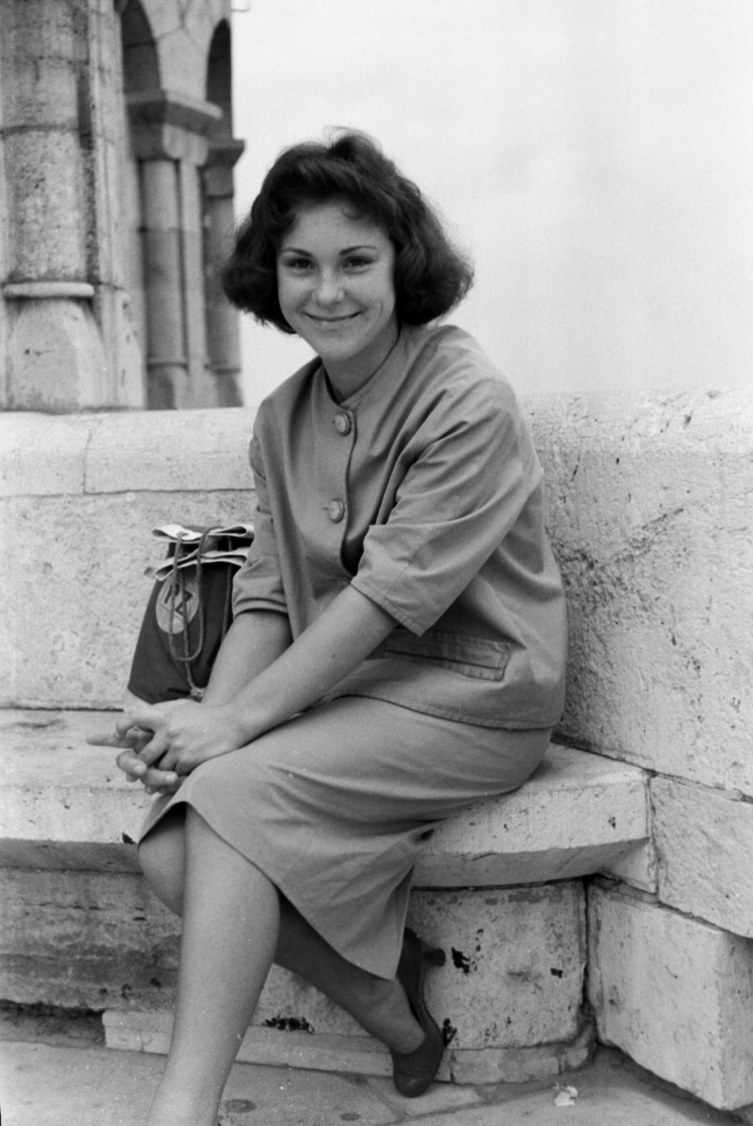 1963, Tölg Anna, kőpad, hölgy, portré, Fortepan #189362