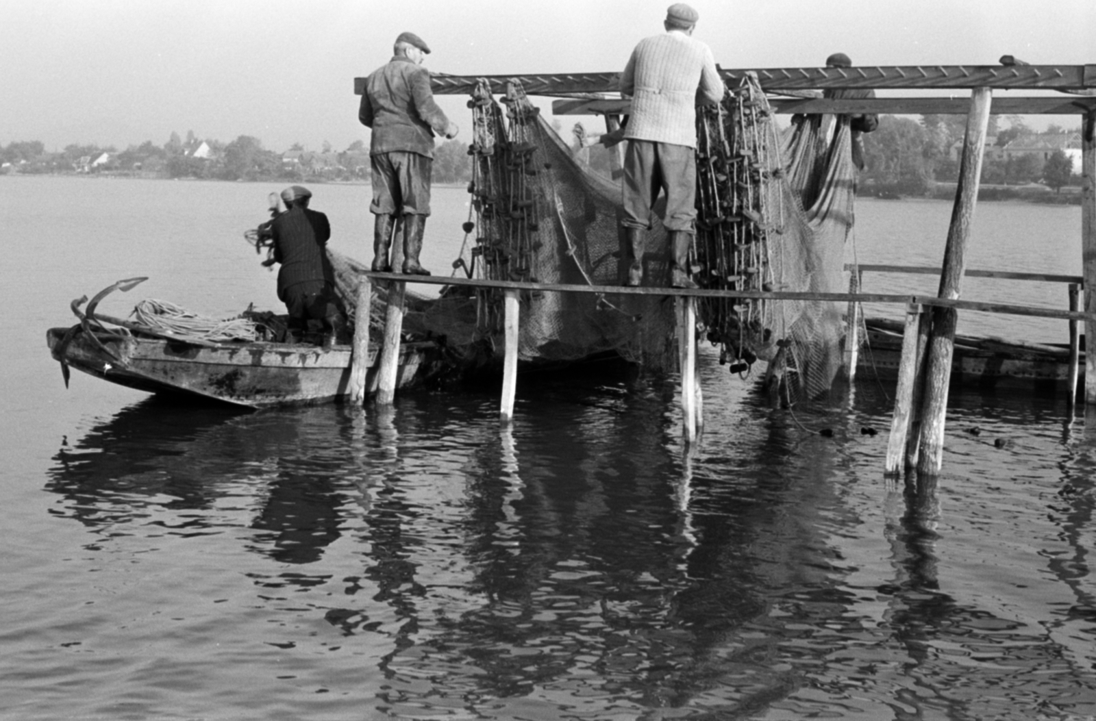 1958, Tölg Anna, fishing, fishing net, wellingtons, boat, Fortepan #189379