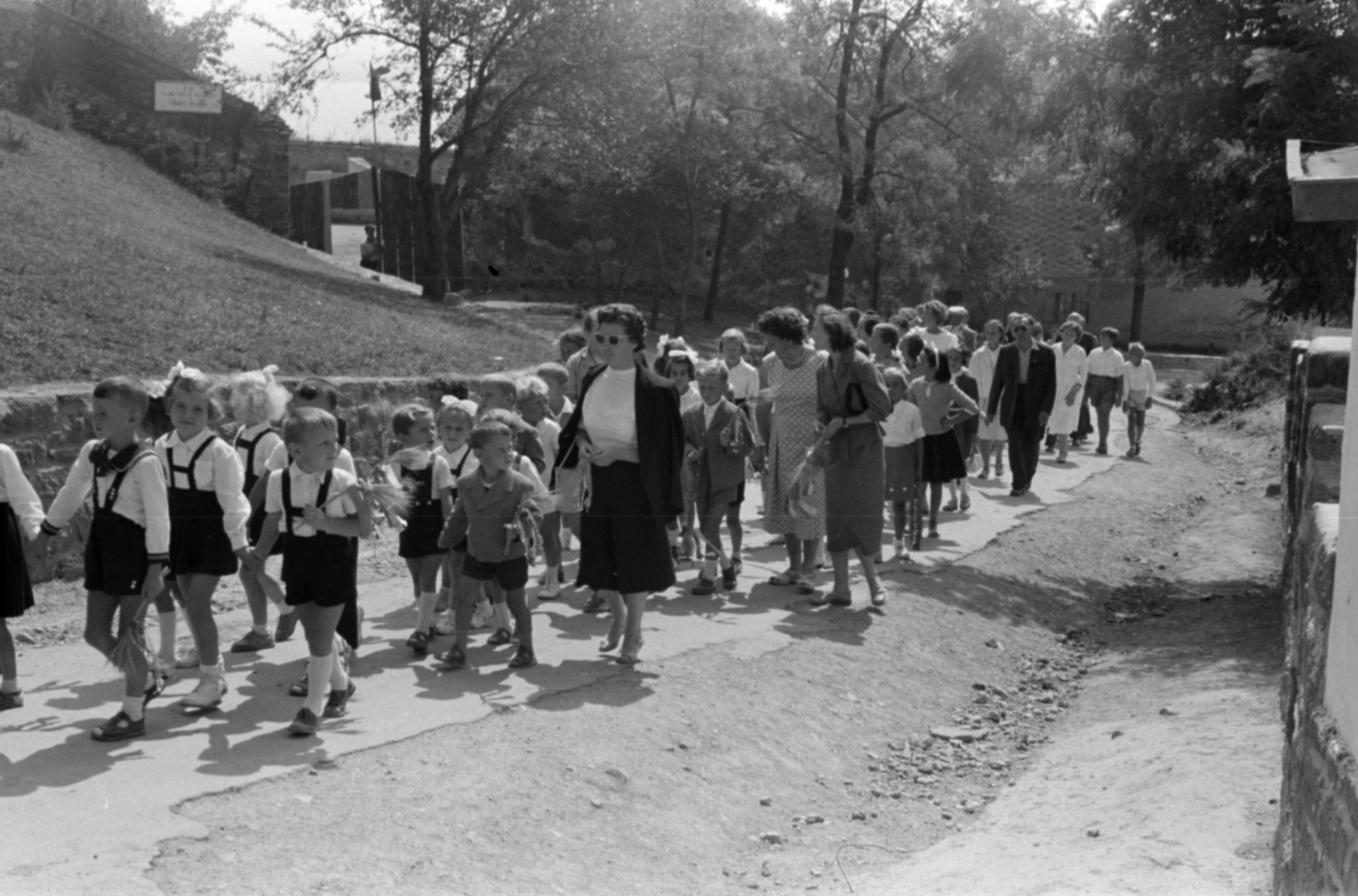 1959, Tölg Anna, kids, walk, Fortepan #189472