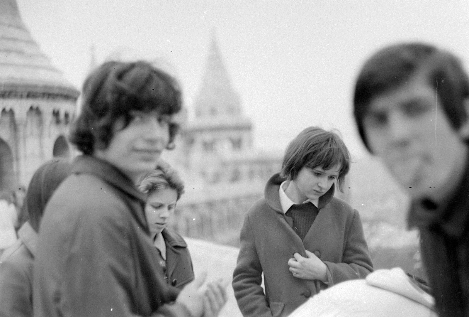 Hungary, Halászbástya, Budapest I., 1972, Fortepan, youth, tableau, sadness, Frigyes Schulek-design, Budapest, Fortepan #18959