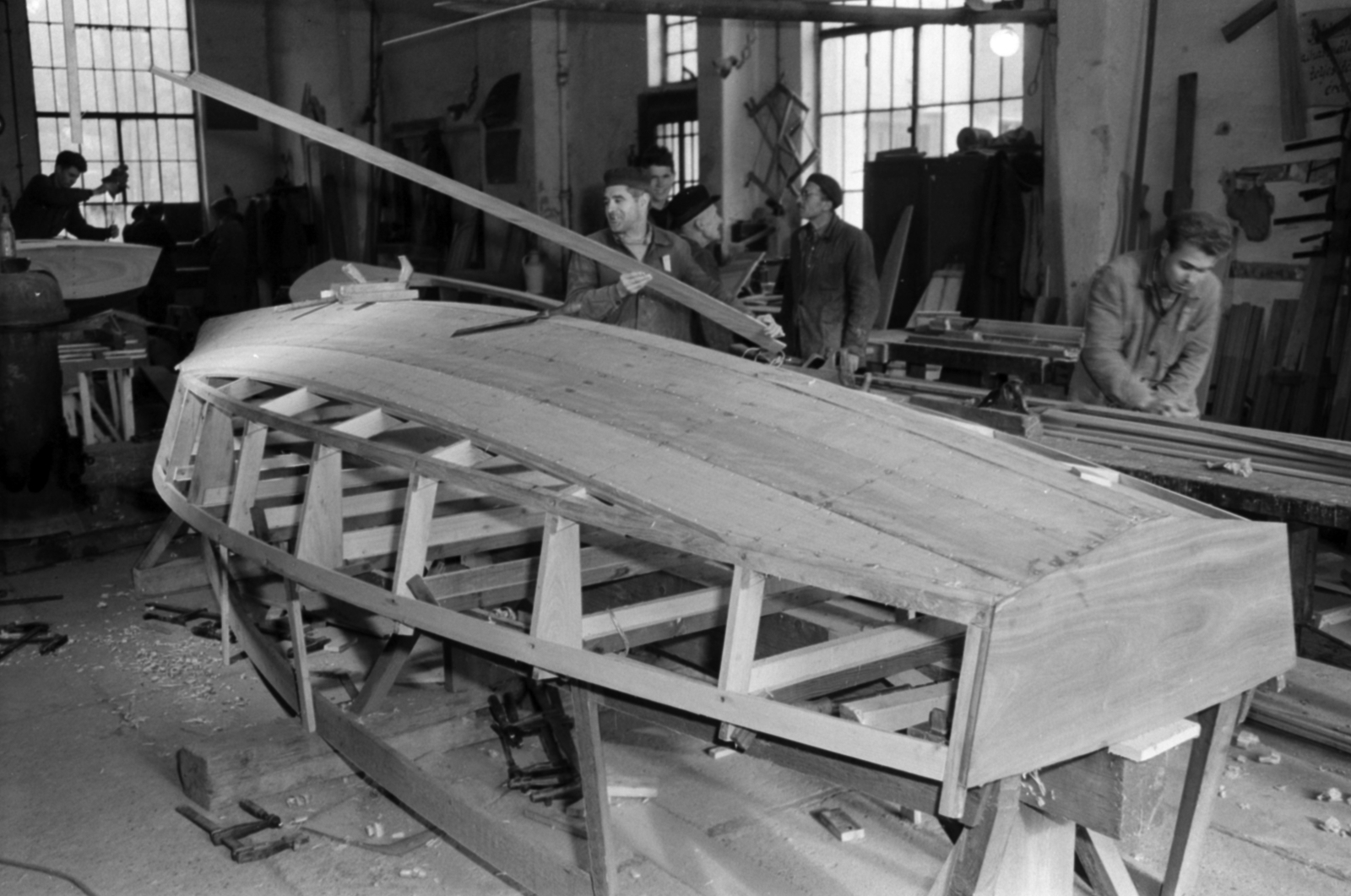Hungary, Balatonfüred, a Balatonfüredi Hajógyár sporthajó gyártó részlege., 1961, Tölg Anna, Fortepan #189687