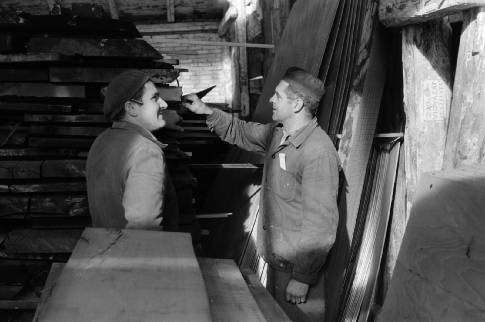 Hungary, Balatonfüred, a Balatonfüredi Hajógyár sporthajó gyártó részlege., 1961, Tölg Anna, Fortepan #189689