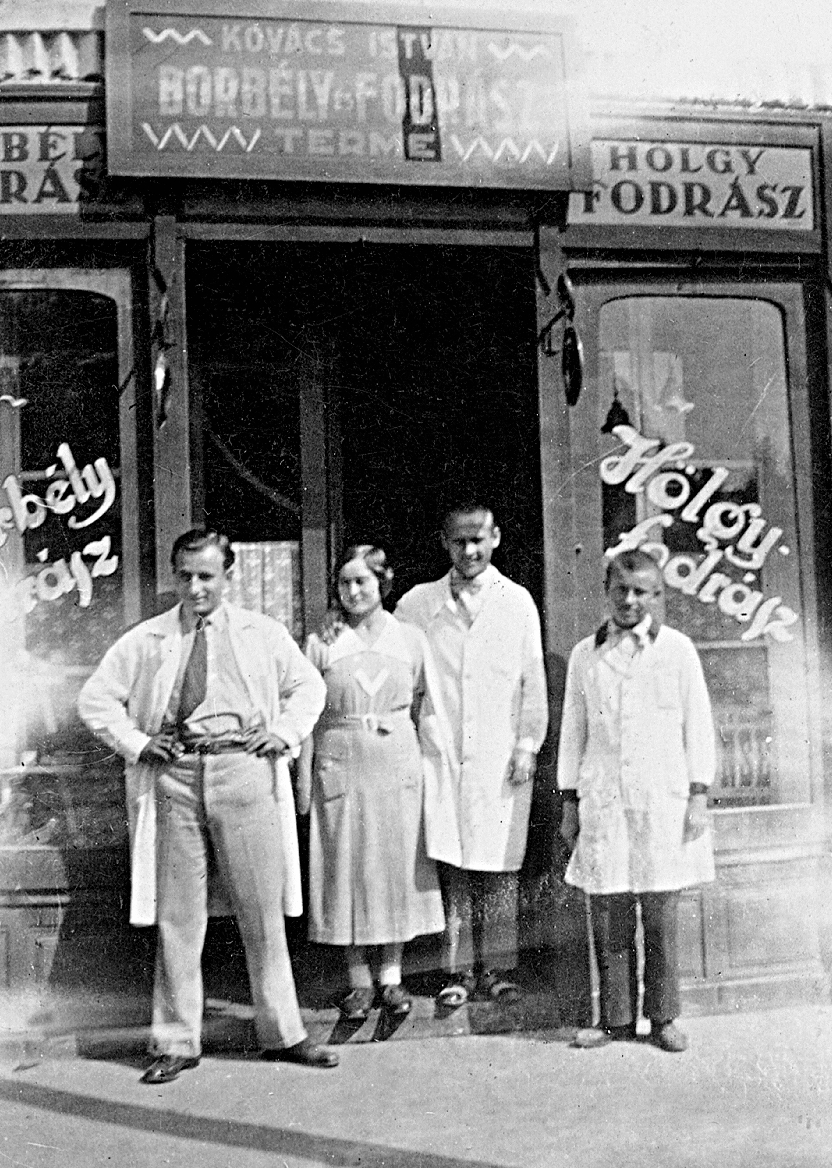 Magyarország, Dombóvár, fodrászok az üzlet előtt., 1934, Erky-Nagy Tibor, cégtábla, fodrászat, Fortepan #18982