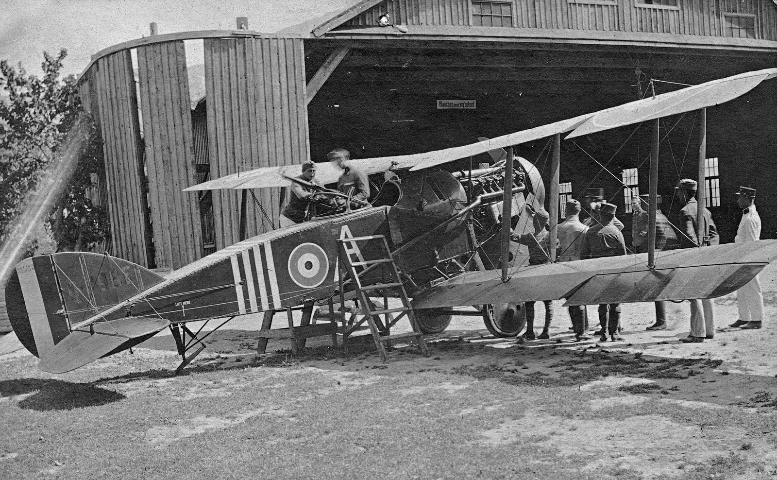 Bristol F.2B Fighter típusú repülőgép., 1917, Erky-Nagy Tibor, First World War, transport, British brand, pilot, airplane, military, airport, machine gun, insignia, biplane, Fortepan #18991