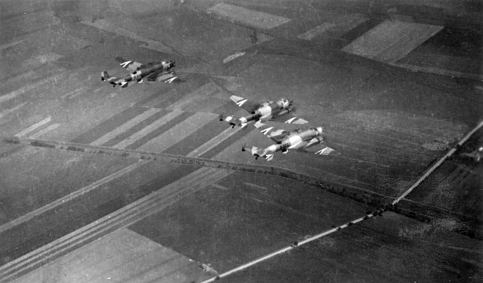 Junkers Ju-86 repülőgépek., 1938, Erky-Nagy Tibor, transport, vehicle, German brand, aerial photo, airplane, military, Junkers-brand, Royal Hungarian Air Force, Hungarian air force, bird's eye view, Fortepan #18995