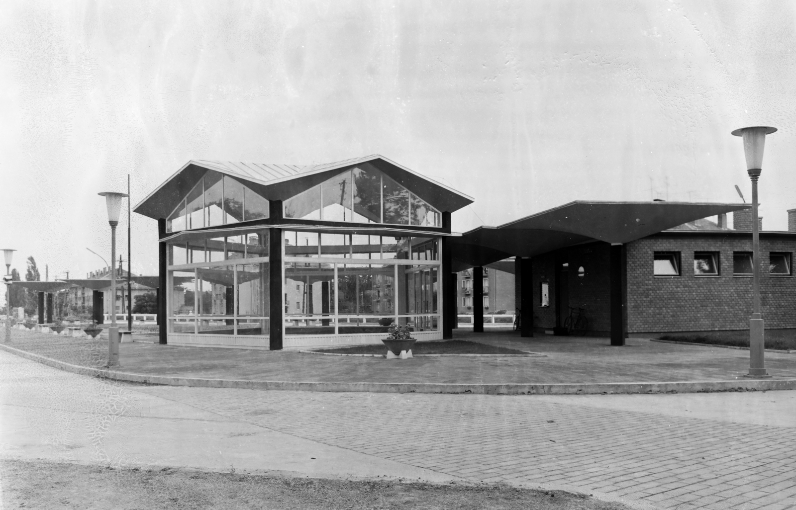 Magyarország, Szekszárd, Pollack Mihály utca, autóbusz-pályaudvar., 1963, UVATERV, Fortepan #189955