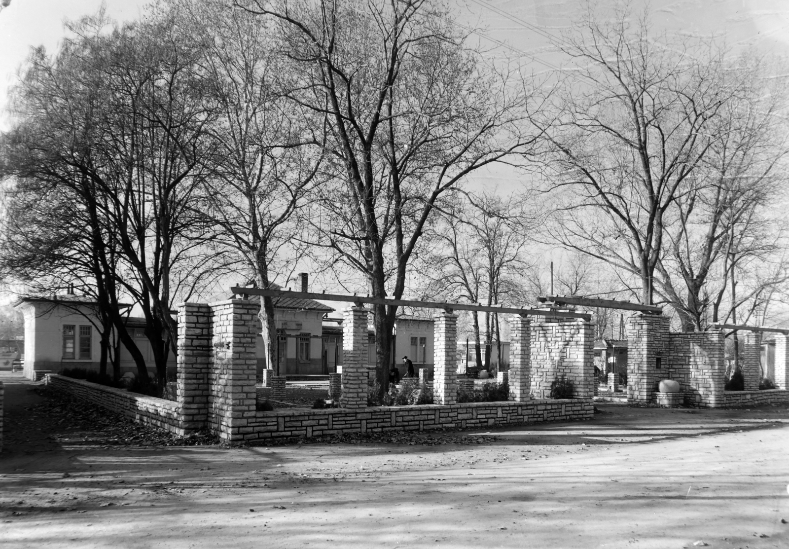 Hungary,Lake Balaton, Siófok, a hajóállomás a Mártírok útja felől., 1955, UVATERV, boat station, Fortepan #190027