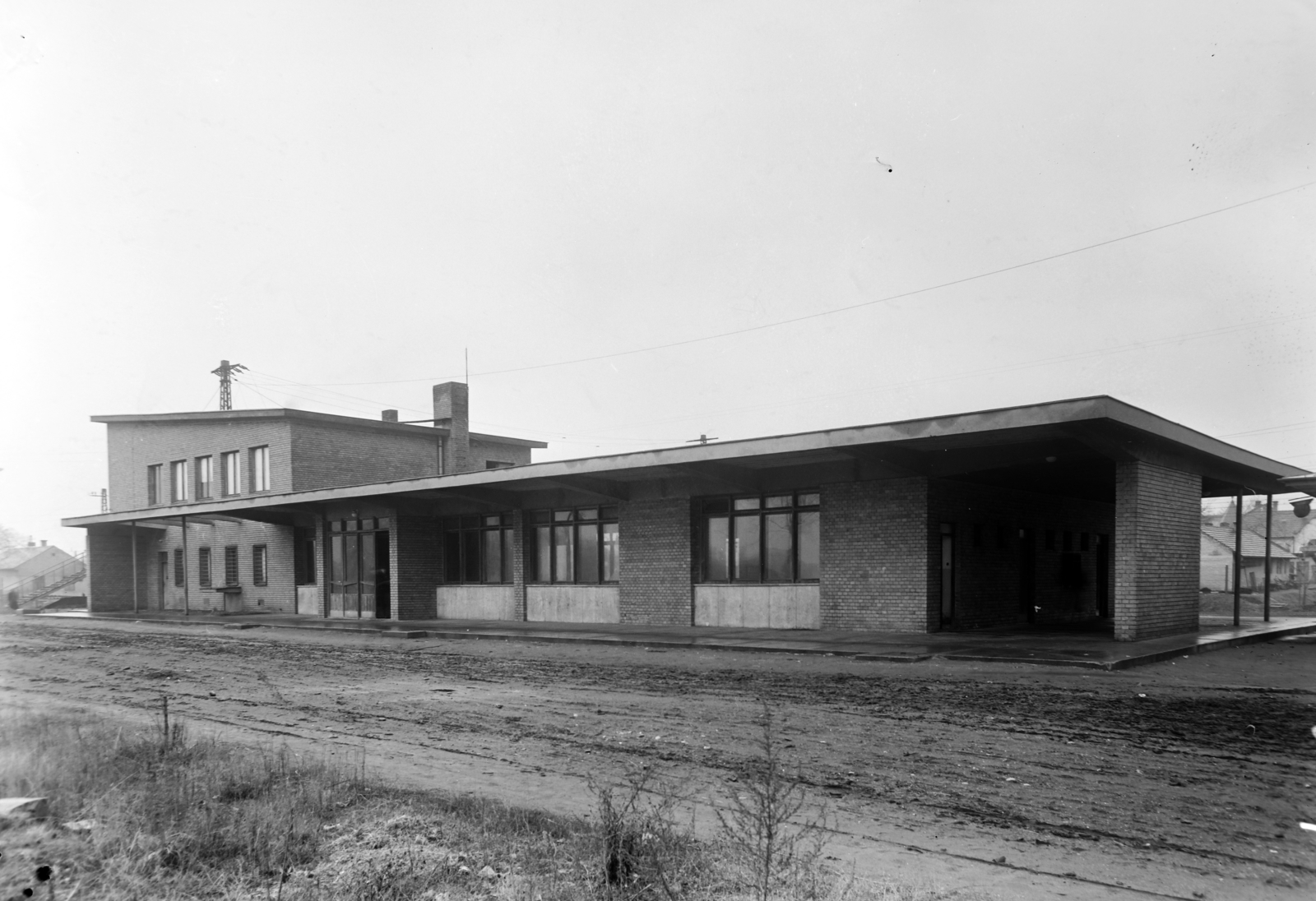 Hungary, Pécel, vasútállomás., 1955, UVATERV, modern architecture, flat roof, Fortepan #190029