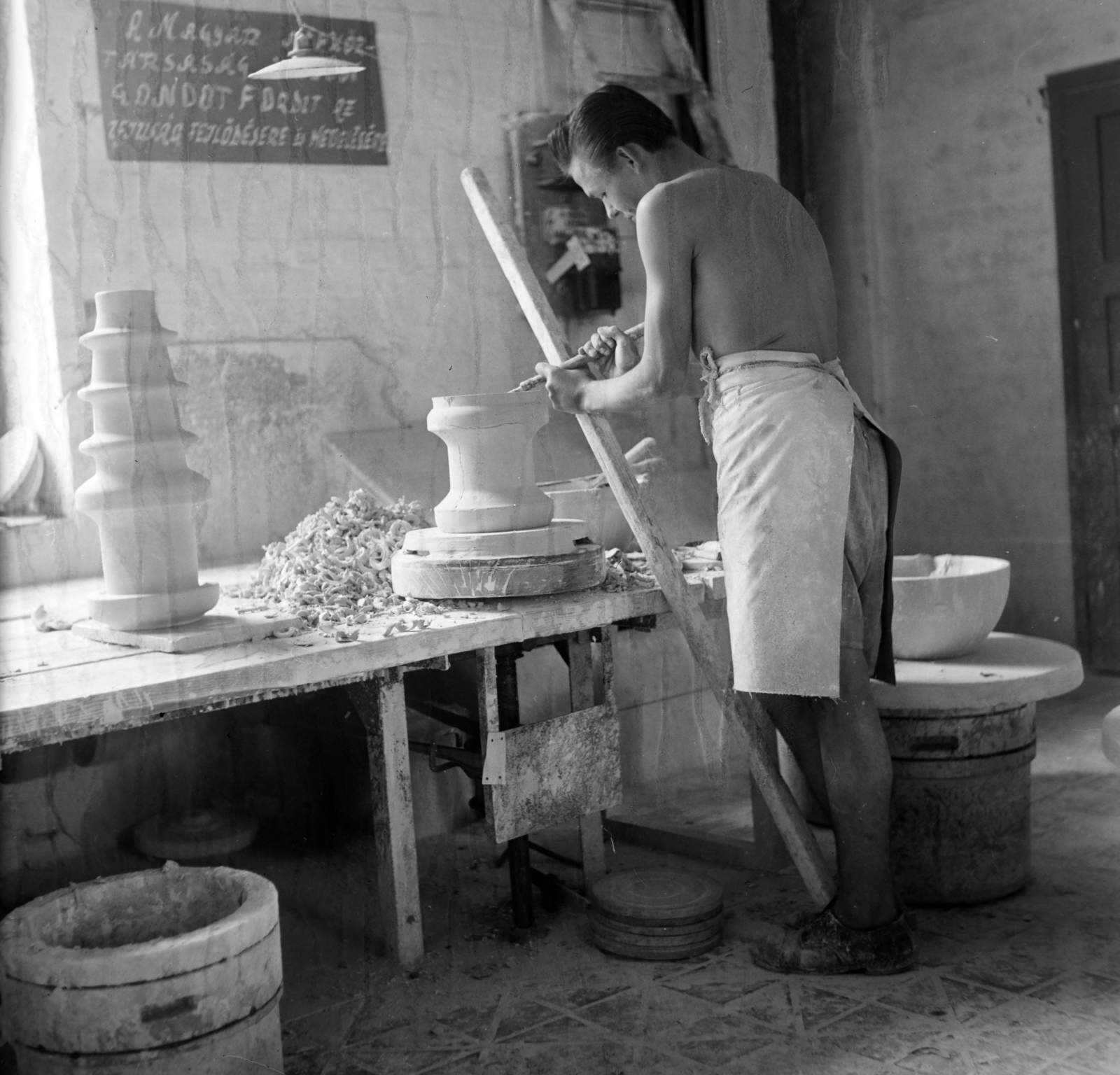 1960, UVATERV, half-naked, workshop, sculptor, Fortepan #190059