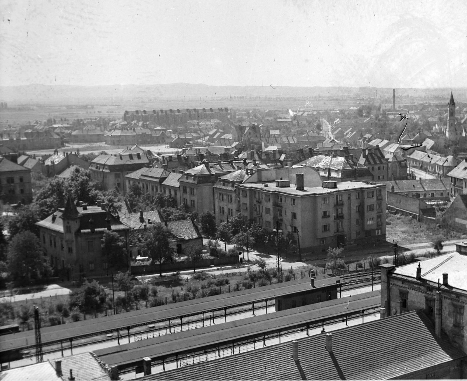 Hungary, Győr, kilátás a Városháza tornyából Nádorváros felé, előtérben a vasútállomás., 1950, UVATERV, picture, bird's eye view, Fortepan #190069