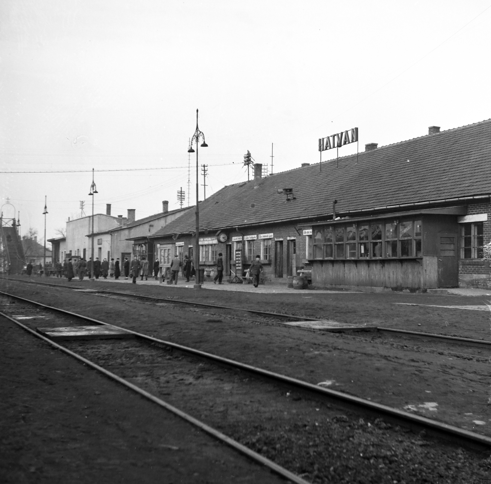 Hungary, Hatvan, vasútállomás., 1952, UVATERV, train station, platform, Fortepan #190084