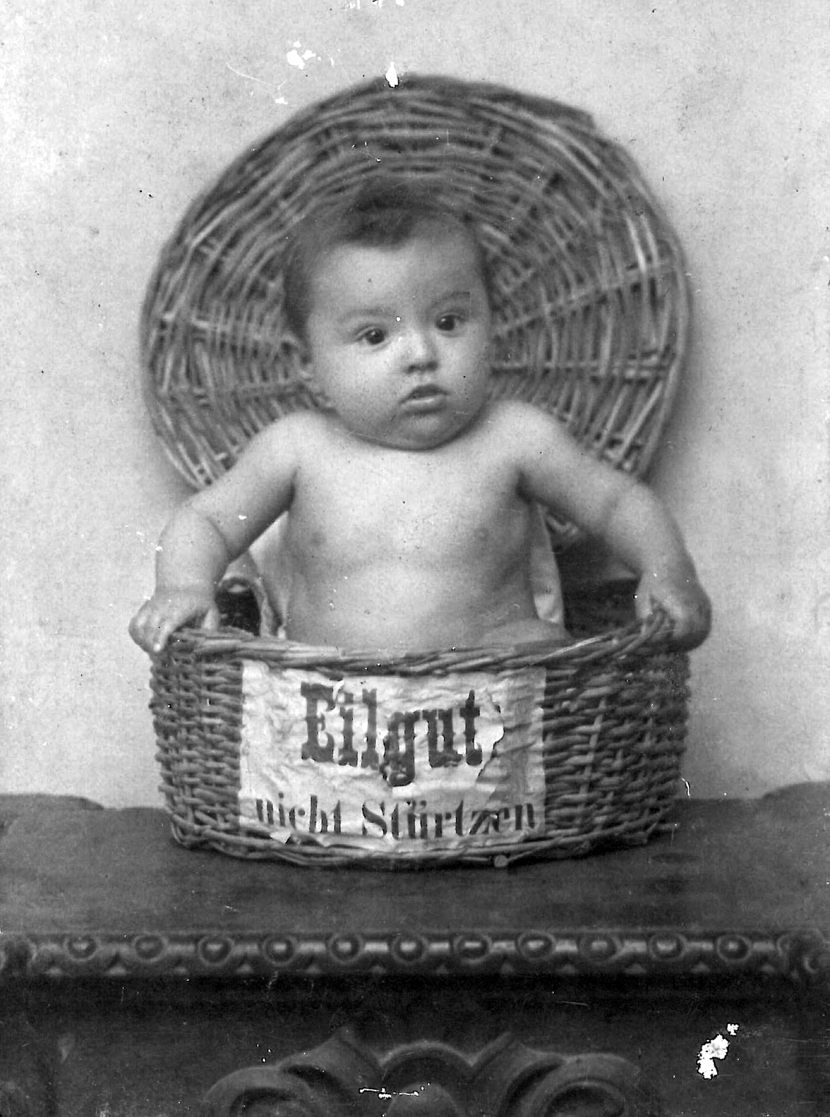 1900, Fortepan, felirat, tréfálkozás, csecsemő, fedeles kosár, német szöveg, Fortepan #19018