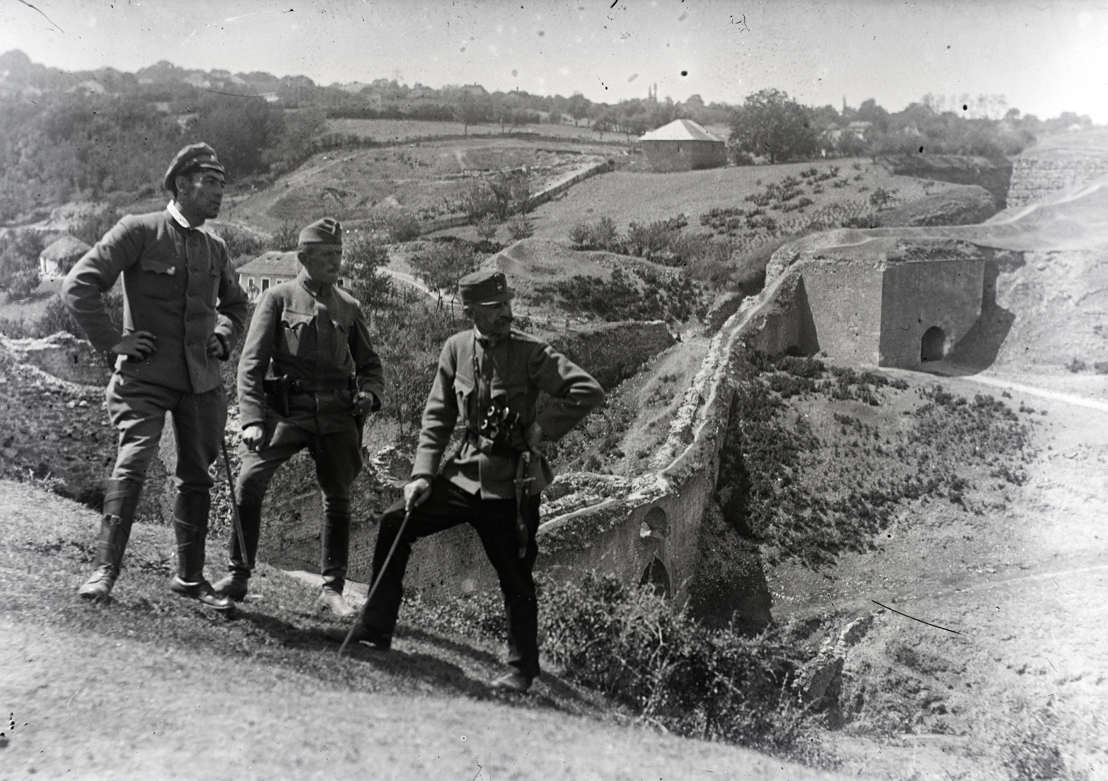 Ukrajna, Hotin, a felvétel az erőd belső udvarán készült., 1918, Zagyva Tiborné, Fortepan #190283