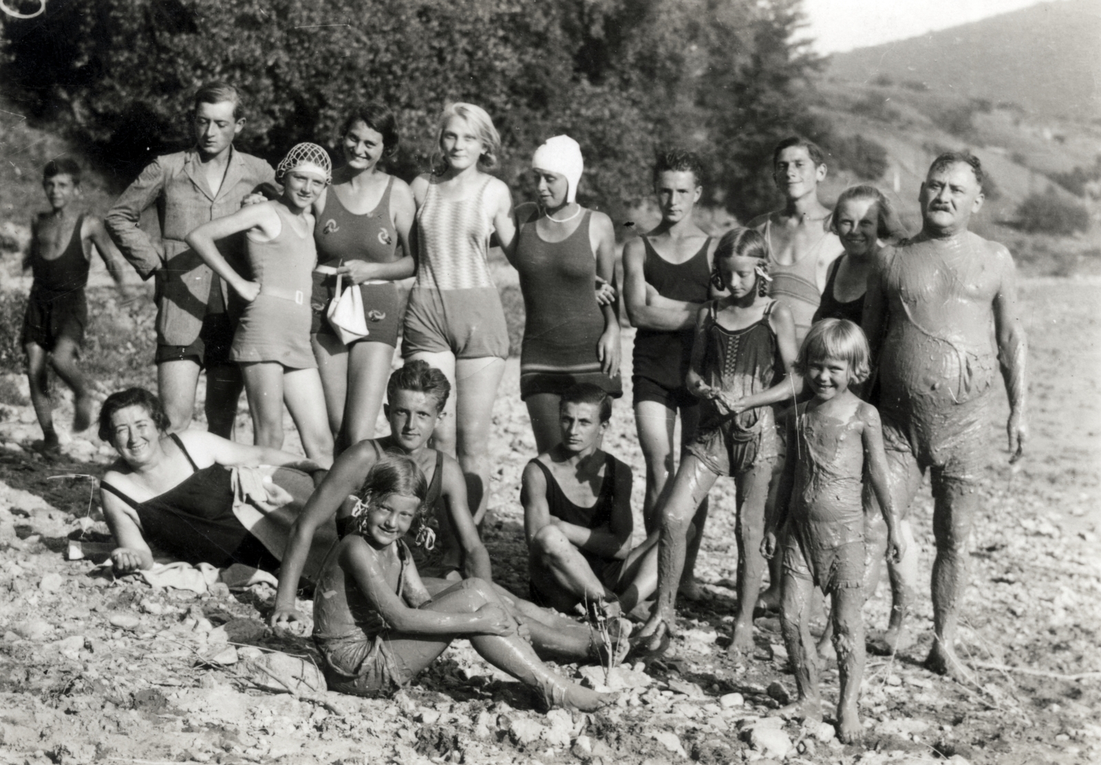 1924, Zagyva Tiborné, bathing suit, boy, girl, tableau, mud, hairnet, Fortepan #190301