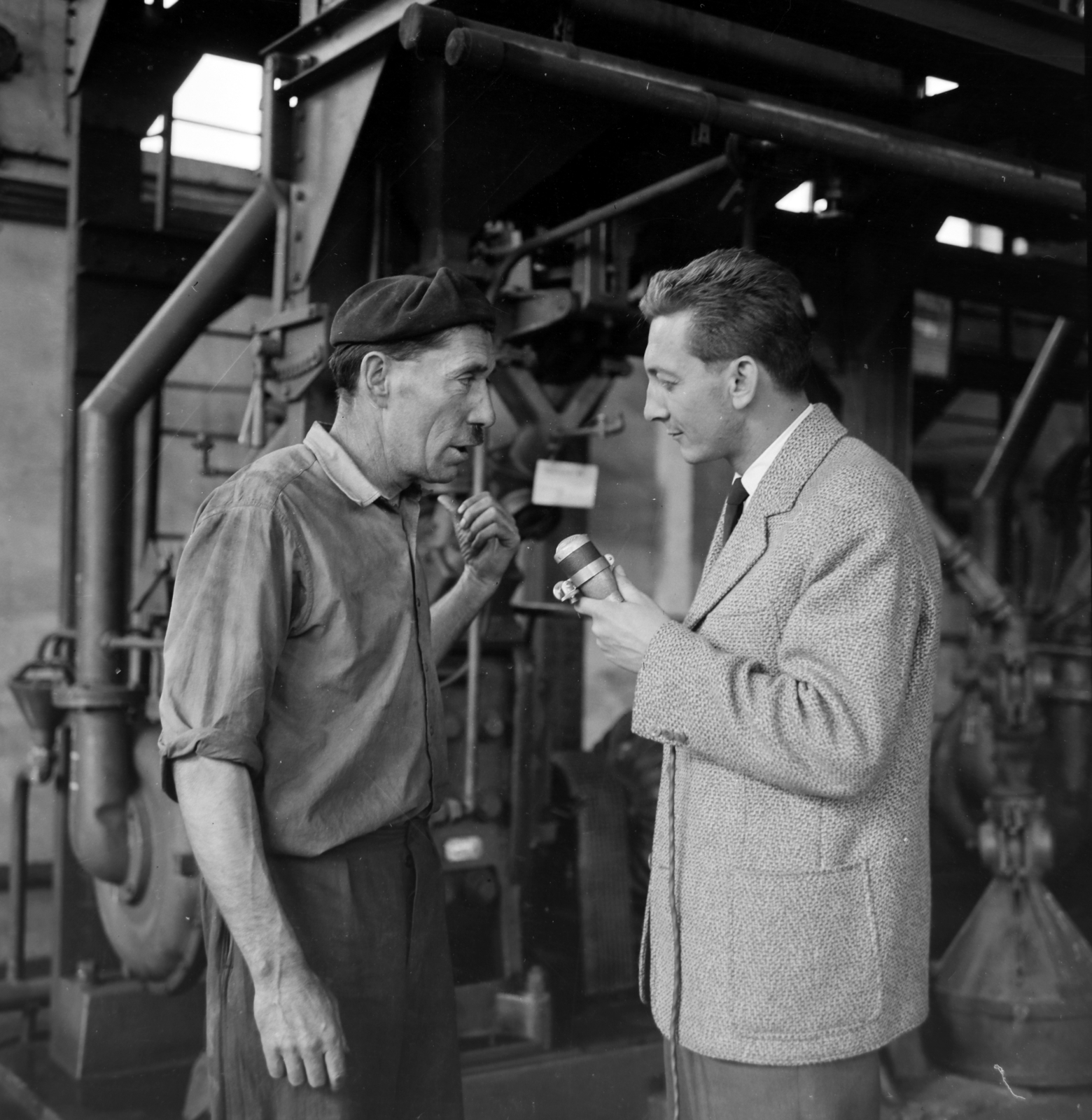 Hungary, Budaörs, Gyár utca 2., a Keményfémipari Vállalat malomüzeme. A riporter Nagy Tibor., 1959, Szalay Zoltán, worker, Fortepan #190431