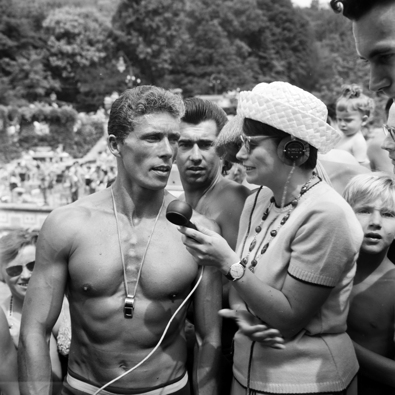 1965, Szalay Zoltán, microphone, headset, beach, whistle, strong, body building, Fortepan #190565