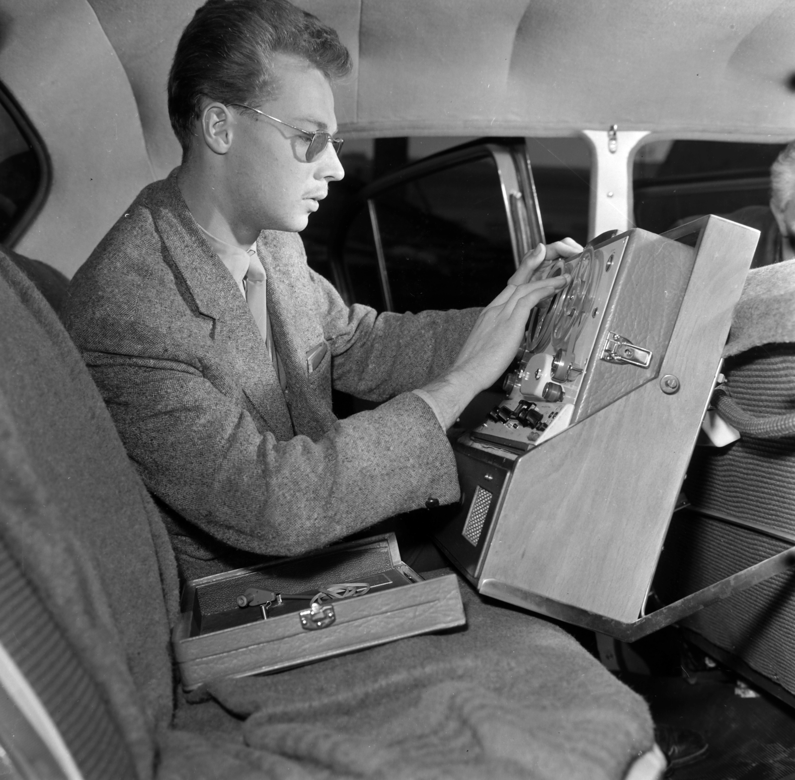 Hungary, Budapest, a Magyar Rádió hangfelvevő berendezéssel ellátott Volga M21 személygépkocsija., 1960, Szalay Zoltán, vehicle interior, Fortepan #190668