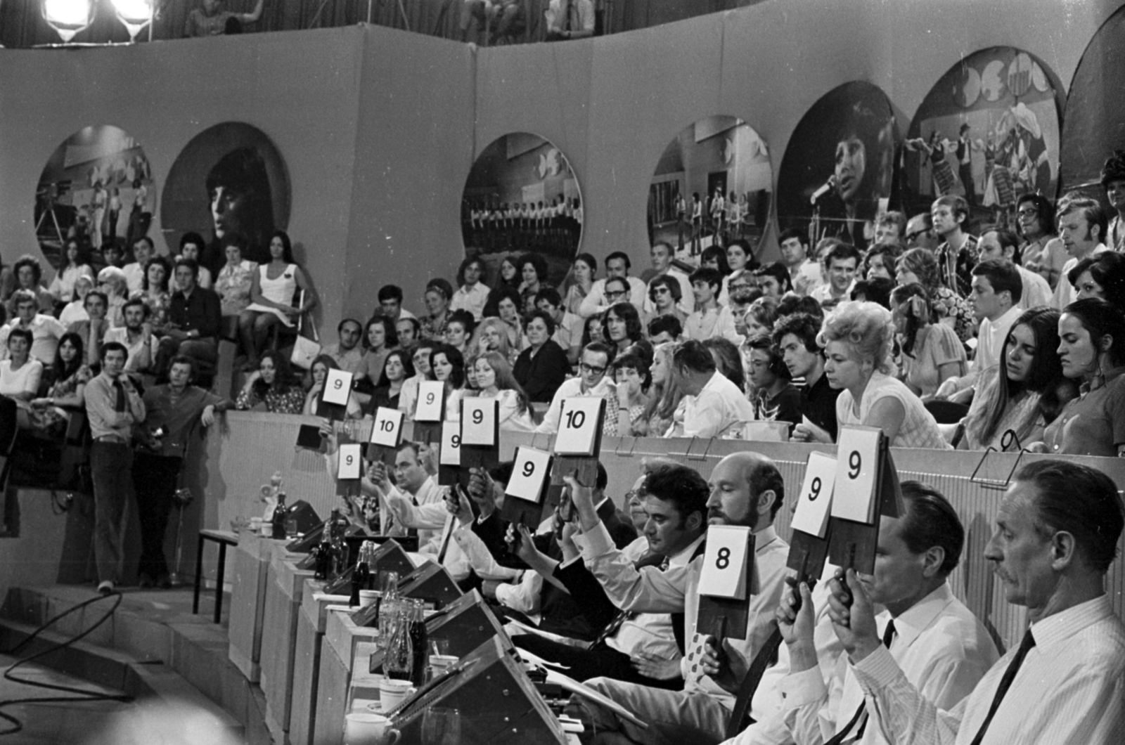 Hungary, Budapest VIII., Golgota út, Ganz-MÁVAG Művelődési Központ, a Magyar Televízió Ki mit tud? 1972. műsora., 1972, Szalay Zoltán, Budapest, jury, Fortepan #190860
