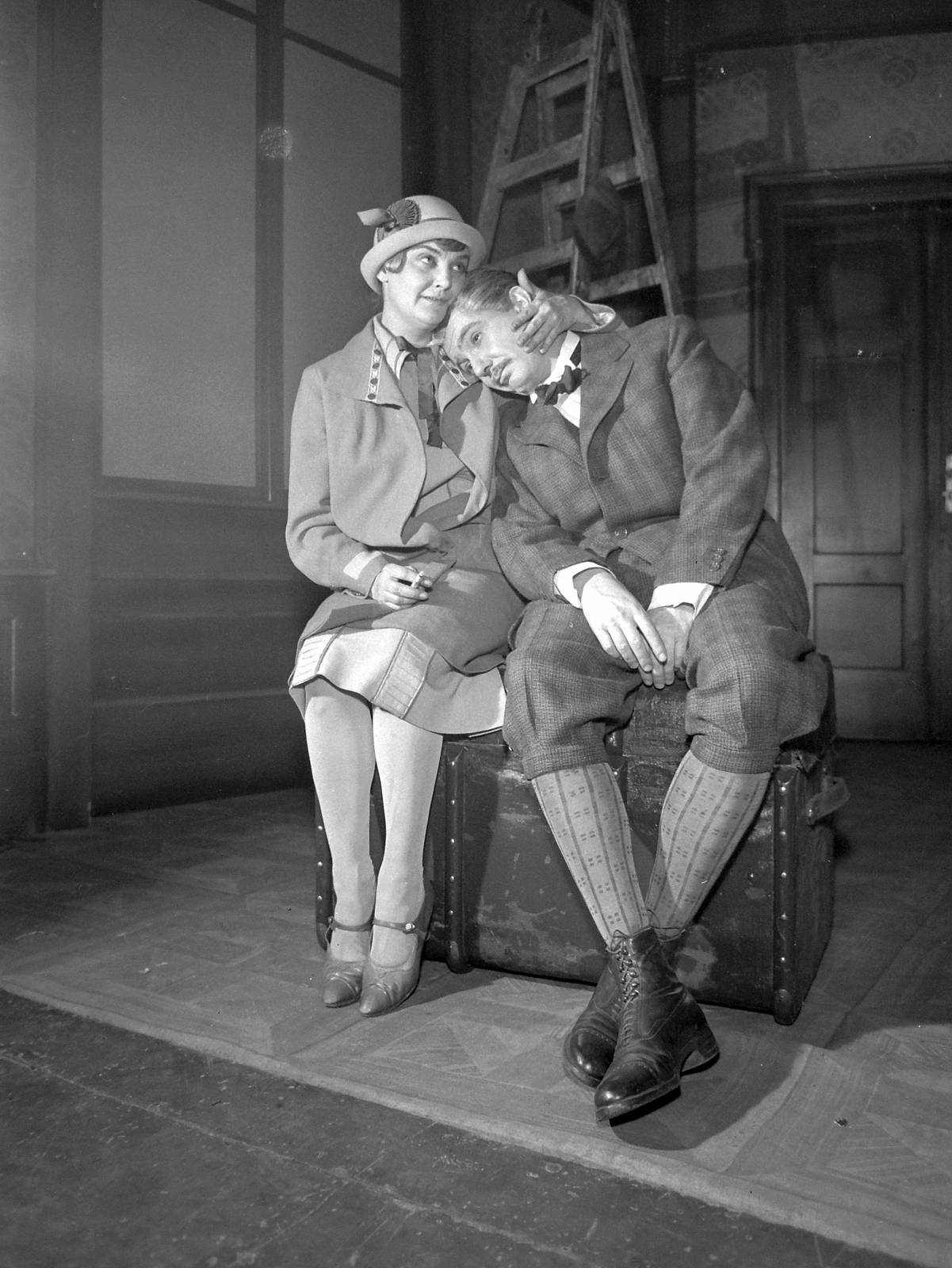 Hungary, Budapest VII., Madách Kamaraszínház, Tolnay Klári és Gábor Miklós színművészek, Hartog: Családi ágy című kétszemélyes darabjának jelenetében., 1957, Kotnyek Antal, history of theater, Budapest, Fortepan #19101