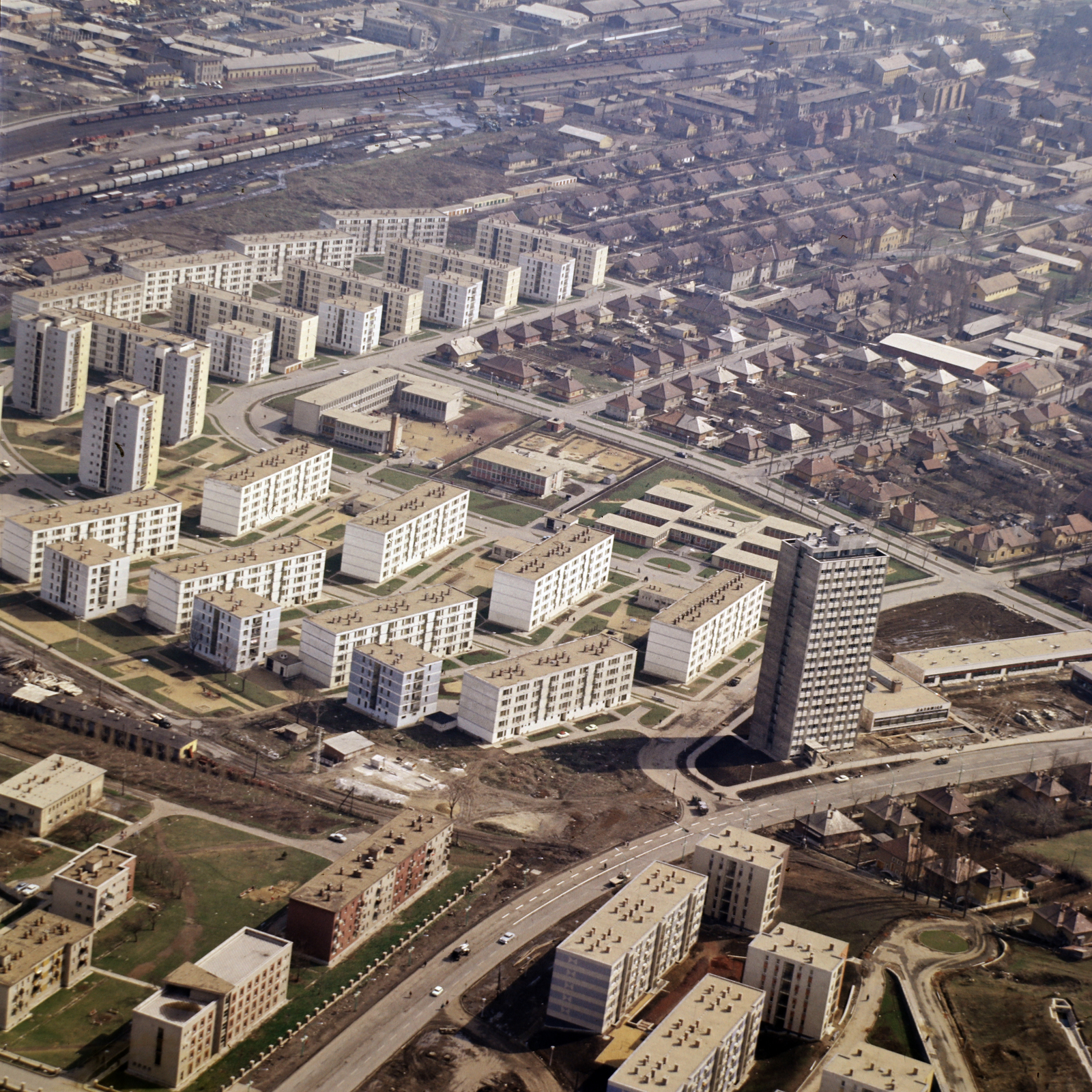 Hungary, Miskolc, légifotó a Szentpéteri kapu lakótelepről., 1981, Szalay Zoltán, colorful, aerial photo, Fortepan #191029