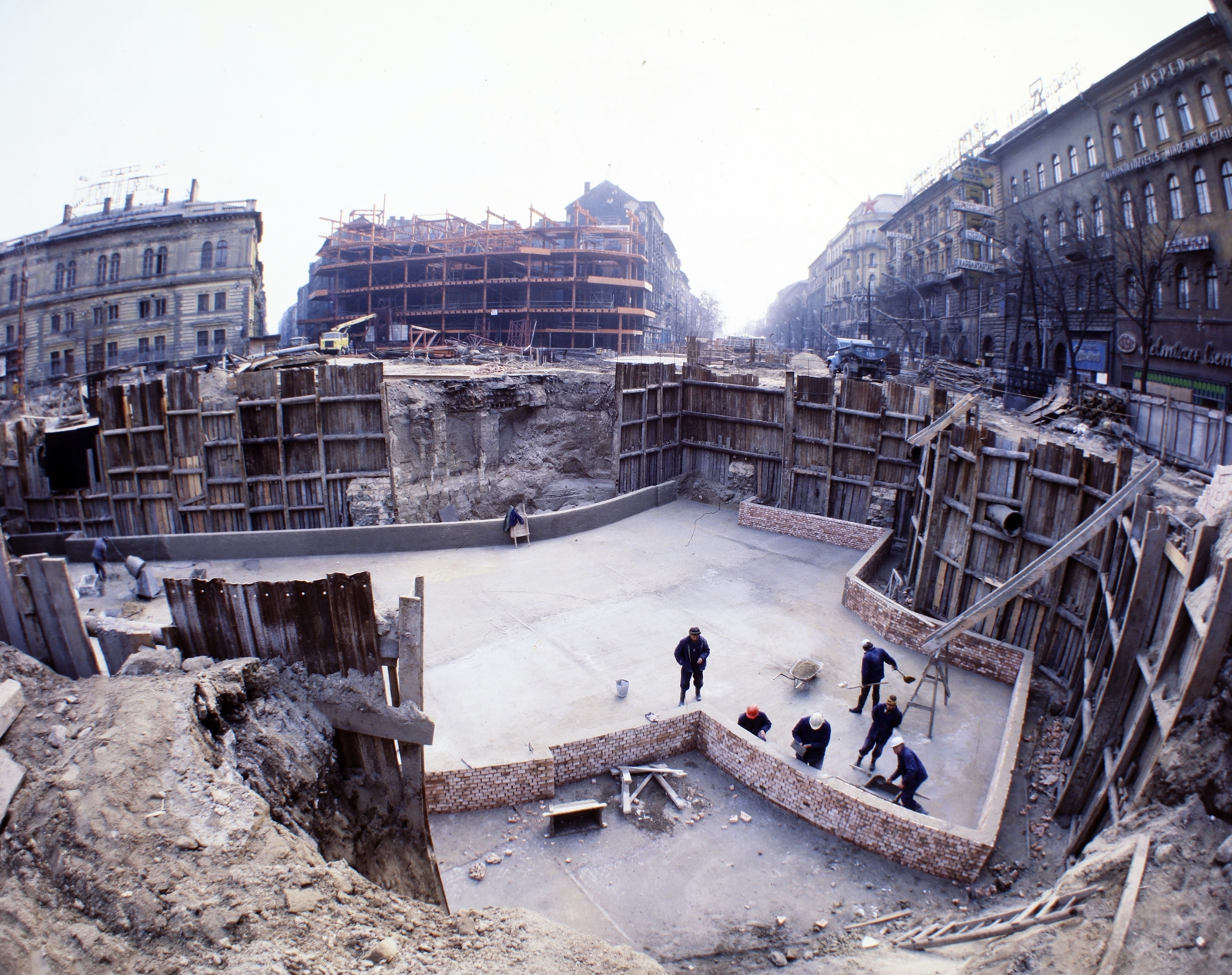 Hungary, Budapest V.,Budapest VI., Nyugati (Marx) tér az aluljáró és a Skála Metró nagyáruház építkezése., 1980, Szalay Zoltán, colorful, Budapest, Fortepan #191066