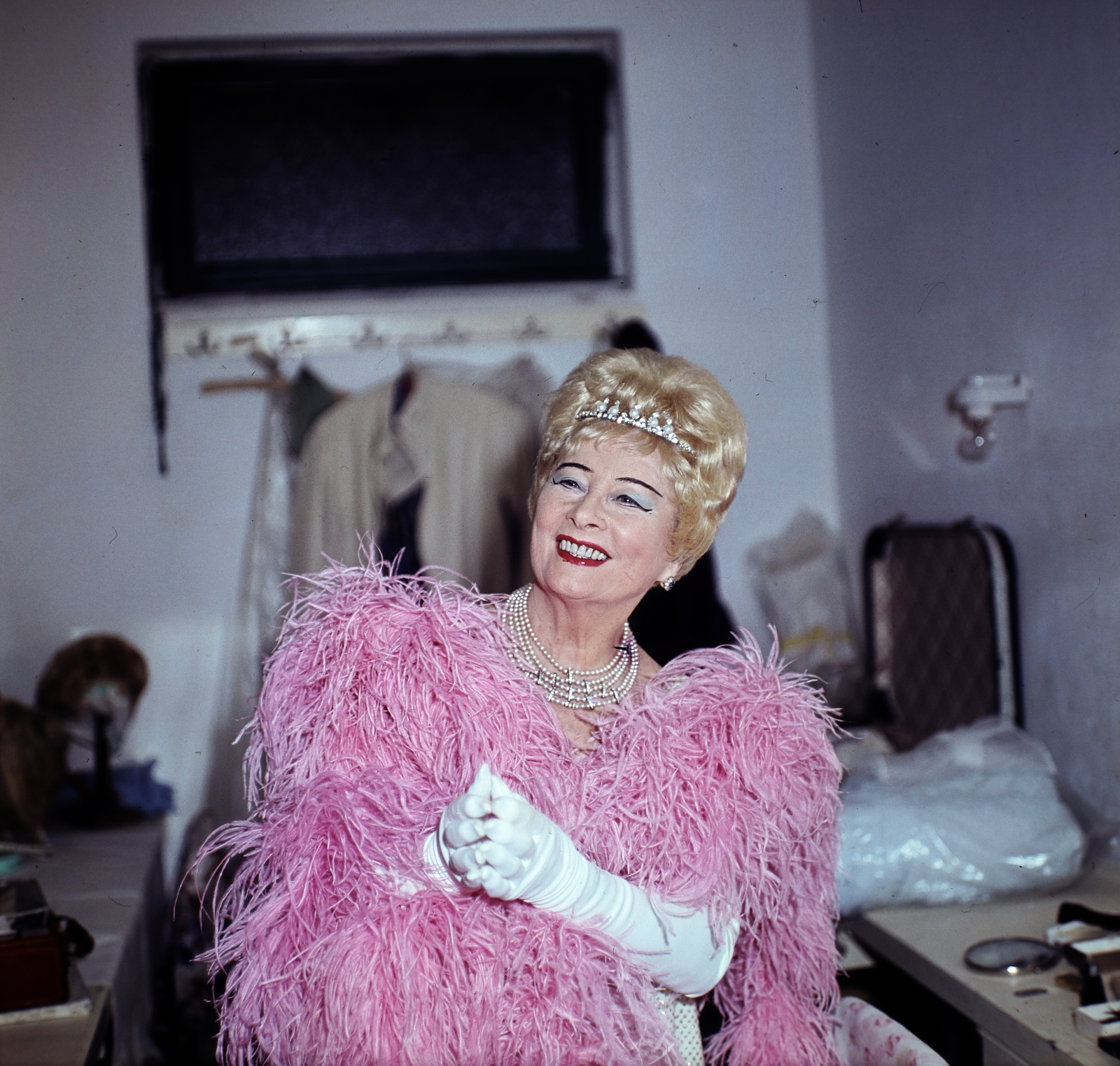 Magyarország, Honthy Hanna, színművésznő., 1967, Szalay Zoltán, színes, mosoly, beállított, Fortepan #191120