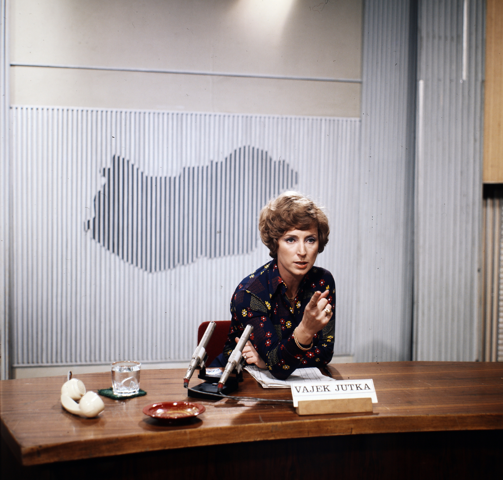 Magyarország, Budapest V., a MTV TV-Híradó stúdiója, Vajek Jutka riporter., 1976, Szalay Zoltán, színes, Budapest, híres ember, nő, Fortepan #191140