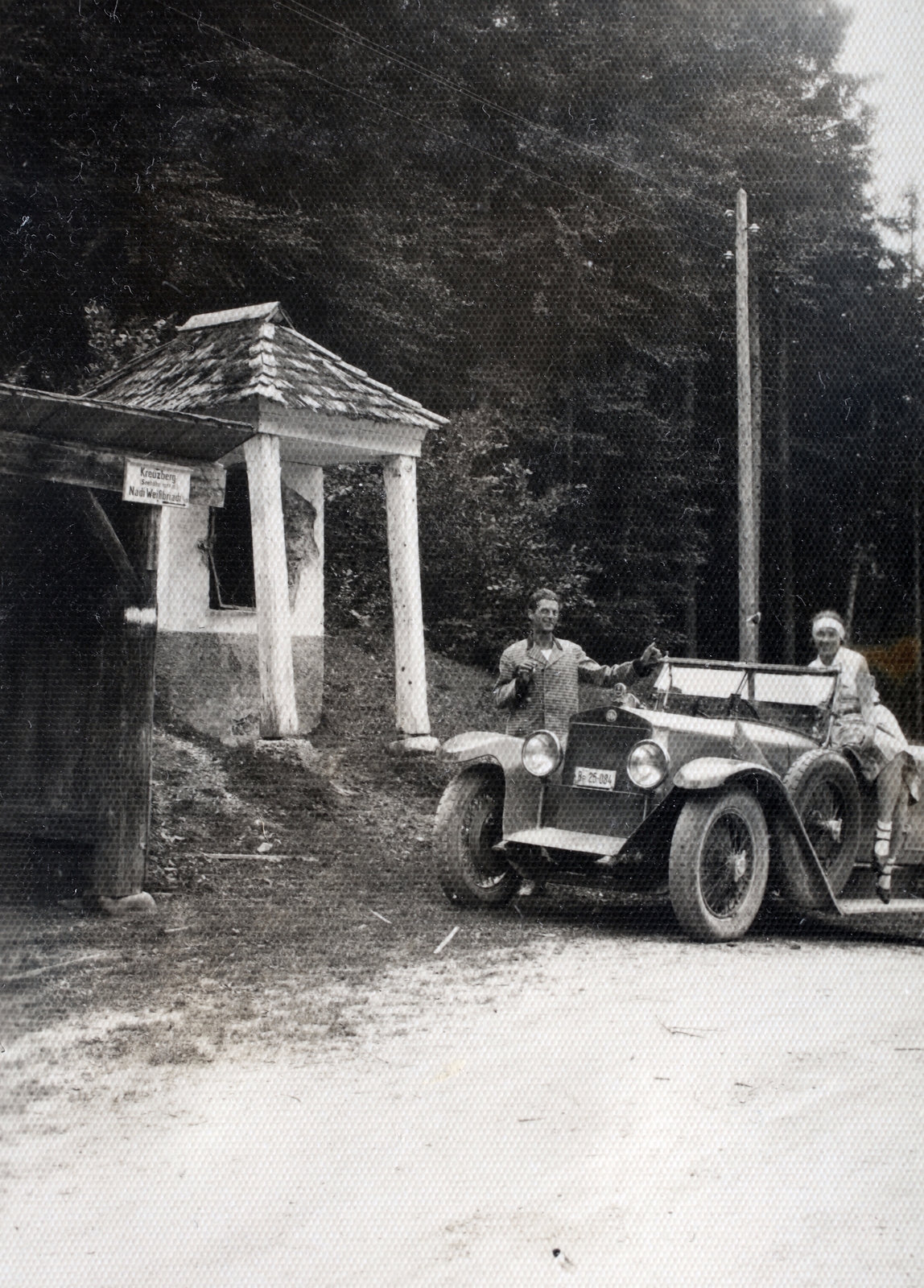 Austria, Weissensee Strasse (B87 számú út), buszmegálló és emlékhely a Kreuzberg-nyereg tetején., 1926, Kieselbach Gyula, Italian brand, automobile, Itala-brand, Fortepan #191345