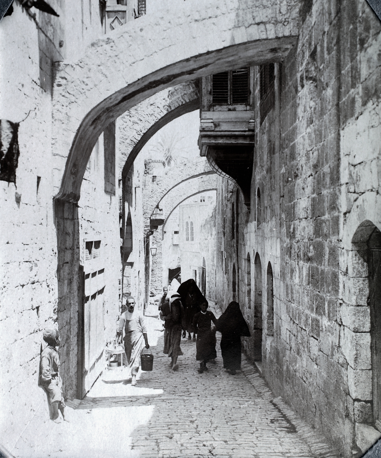 Israel, Jerusalem, a Via Dolorosa /a fájdalmak útja a keresztút VI. stációjának közelében., 1916, Kieselbach Gyula, Fortepan #191360