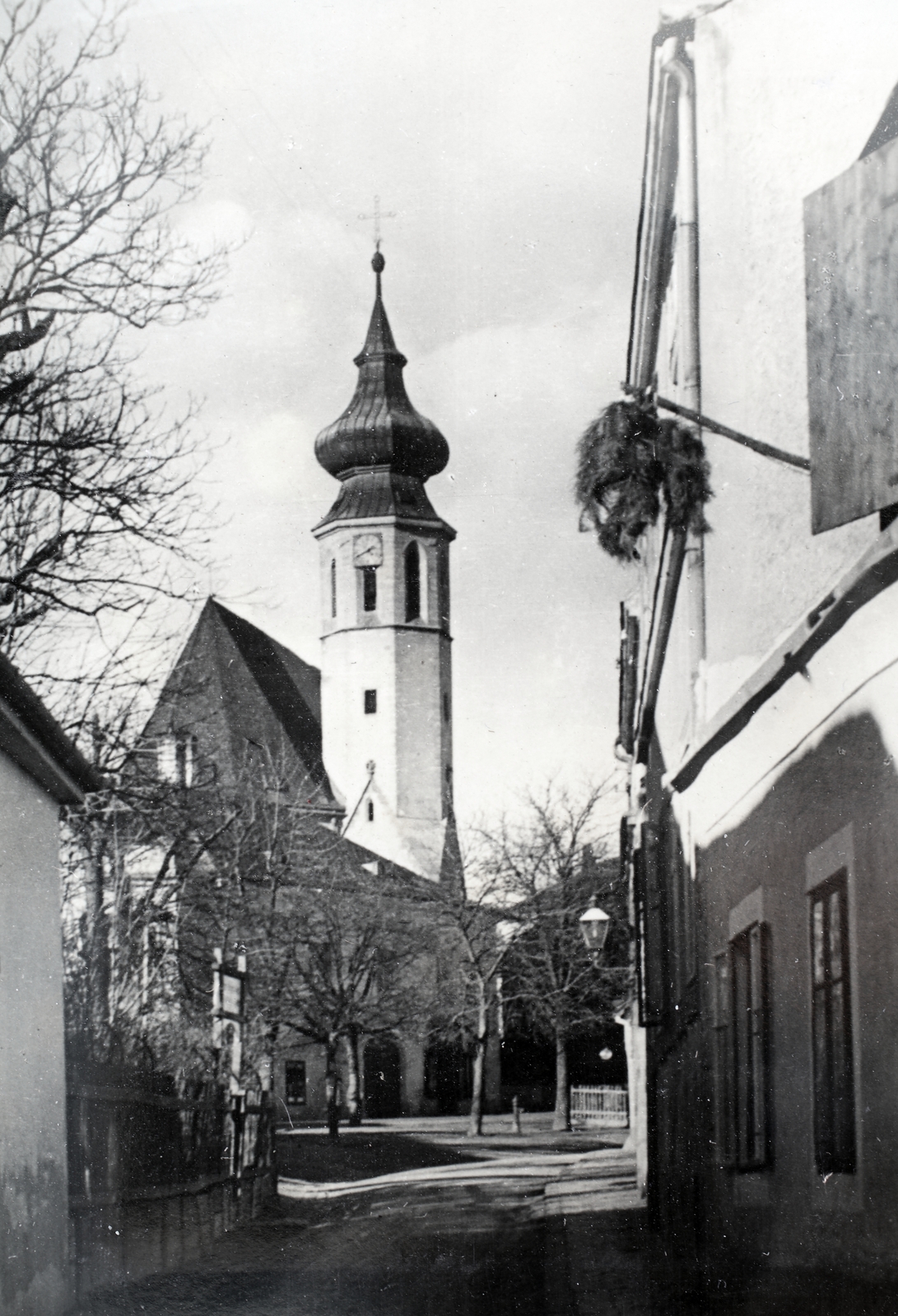 Austria, Vienna, Grinzing, szemben a Himmelstrasse, a Szent Kereszt-templom (Grinzinger Kirche „Zum heiligen Kreuz")., 1932, Kieselbach Gyula, Fortepan #191487