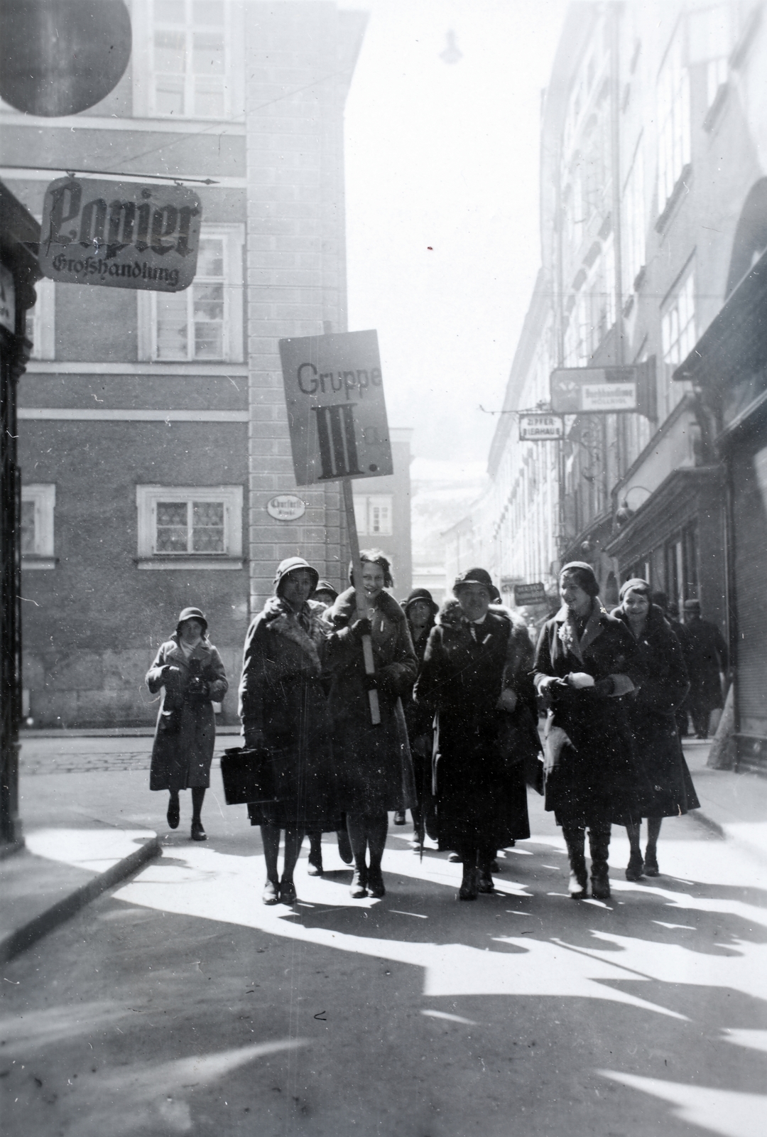 Austria, Salzburg, Sigmund-Haffner-Gasse a Churfürststrasse sarkánál., 1932, Kieselbach Gyula, Fortepan #191494