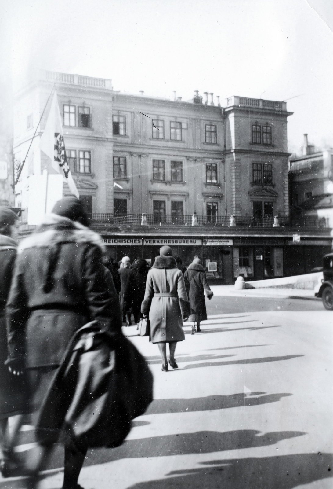 Ausztria, Salzburg, Schwarzstrasse 9. (akkor Schwarzstraße 1.), az Österreichisches Verkehrsbüro épülete., 1932, Kieselbach Gyula, Fortepan #191495