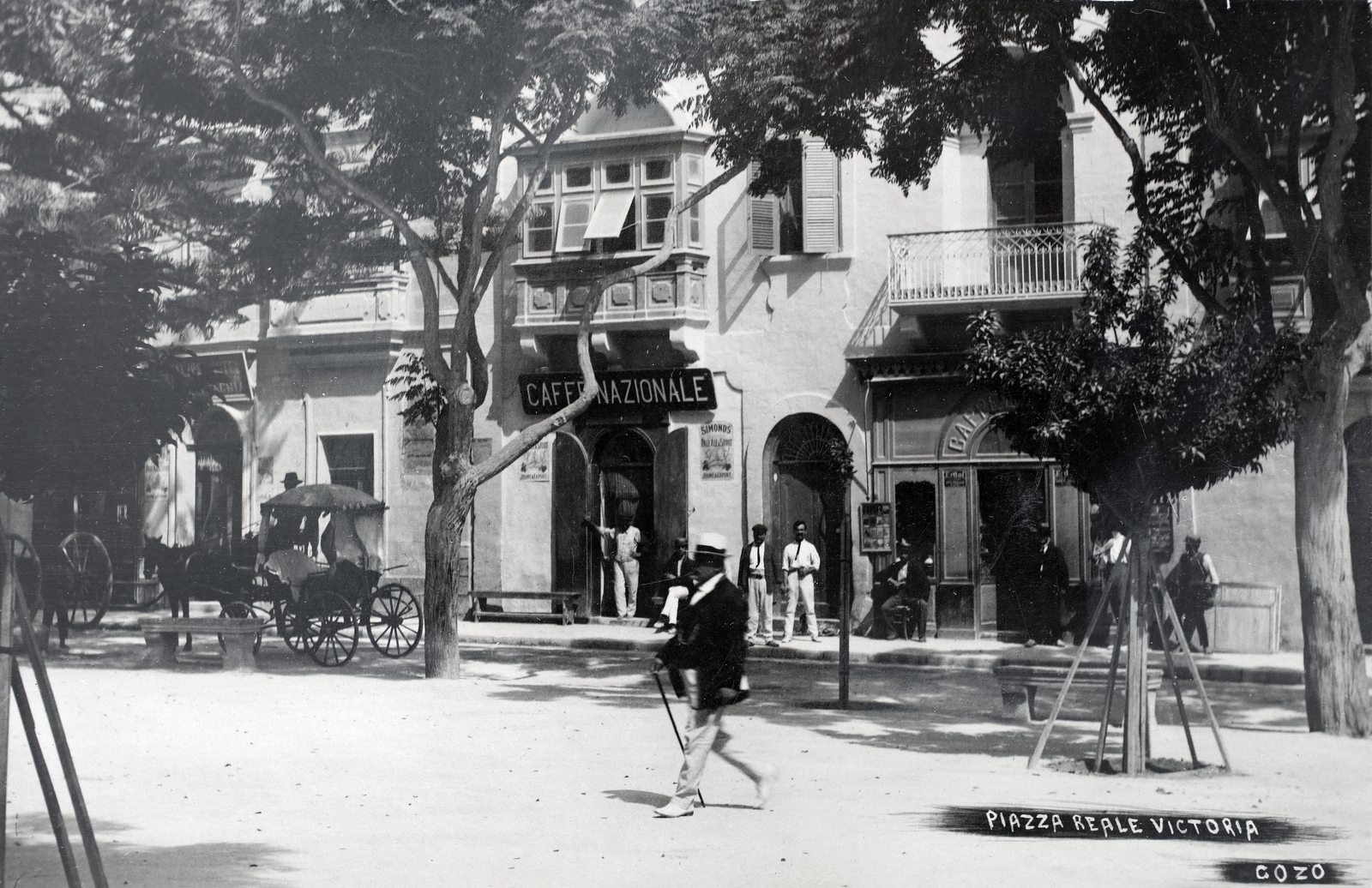 Malta, Rabat, Függetlenség tere / Pjazza l-Indipendenza (ekkor Piazza Reale)., 1928, Kieselbach Gyula, coffee house, Horse-drawn carriage, walking cane, Fortepan #191512