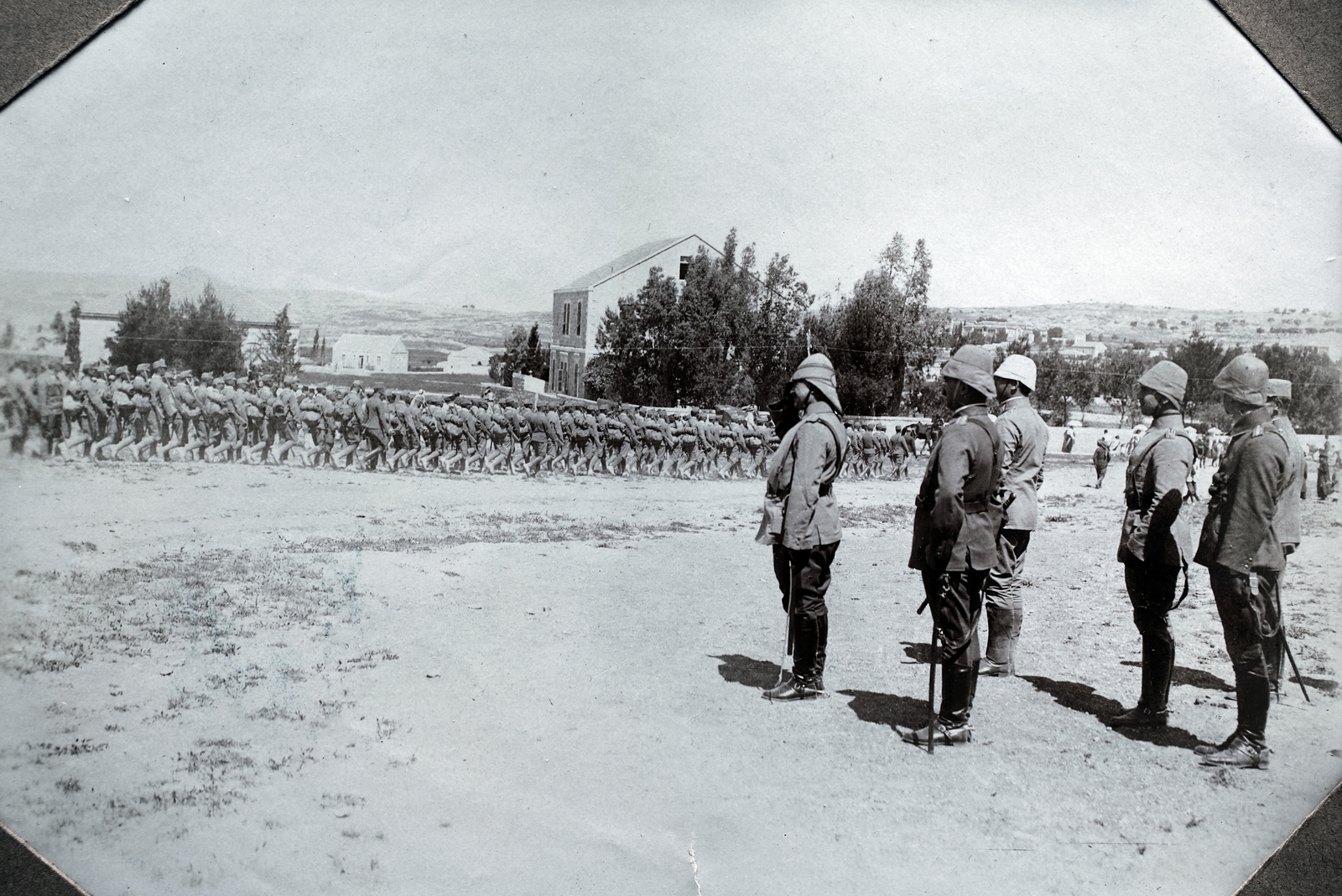 Israel, Jerusalem, Adolf Wilhelm Marno von Eichenhorst tüzérszázados vezette egységet jeruzsálemi bevonulása előtt Merszinli (Kücsük) Dzsemál Pasa üdvözölte. A pasa balján a tüzérszázados látható., 1916, Kieselbach Gyula, Fortepan #191549