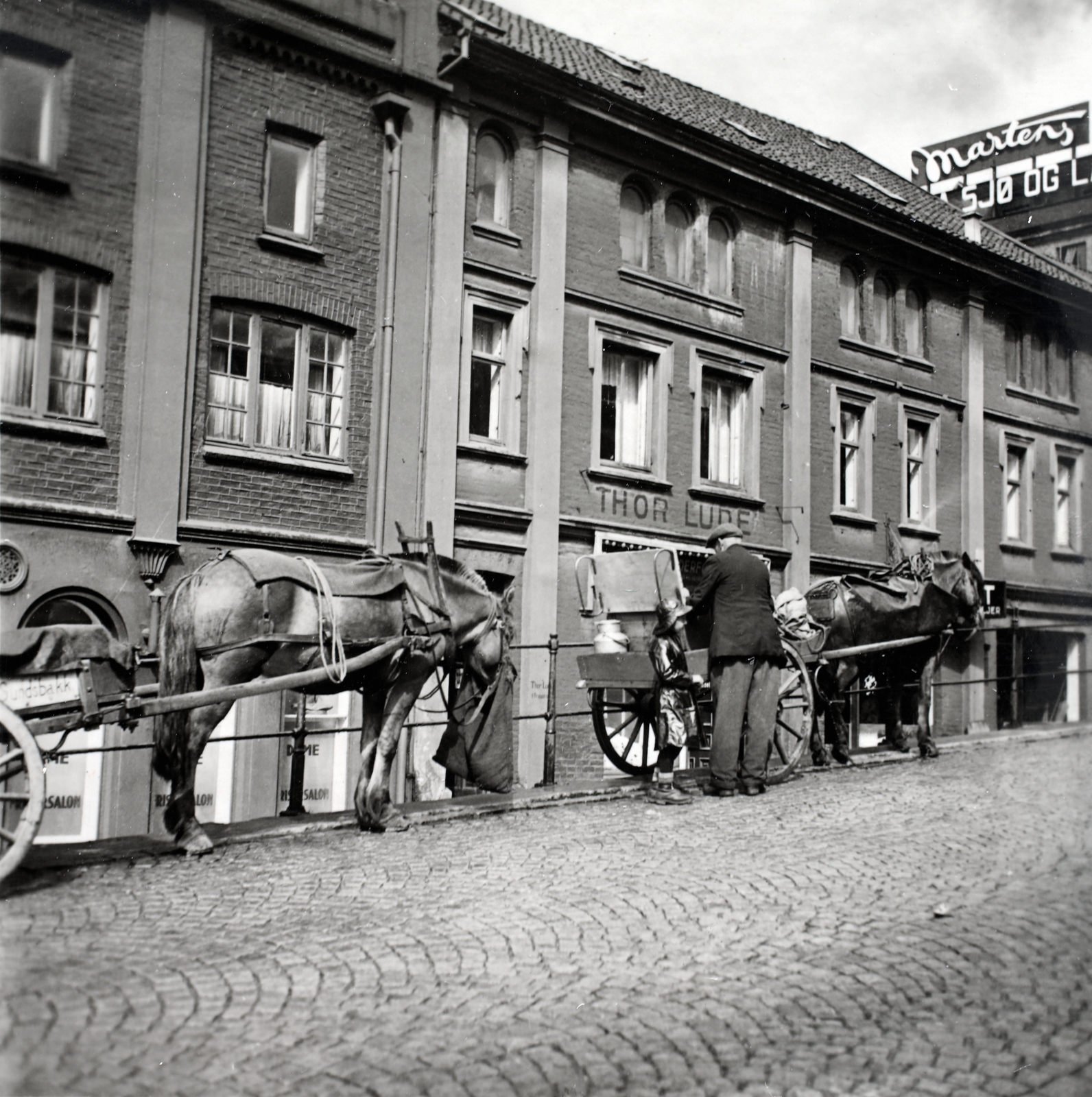 Norway, Bergen, Finnegårdsgaten., 1939, Kieselbach Gyula, Horse-drawn carriage, Martens-brand, Fortepan #191589