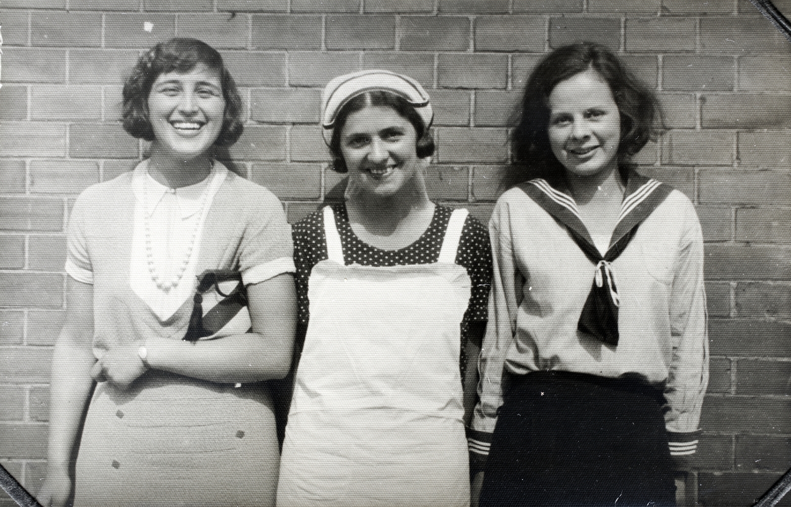 1931, Kieselbach Gyula, sailor blouse, smile, three people, women, Fortepan #191606