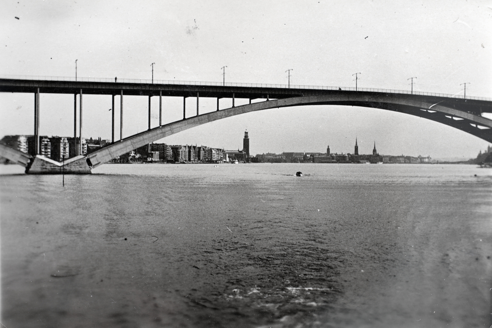 Sweden, Stockholm, előtérben a Västerbron, háttérben balra a Városháza tornya látszik., 1936, Kieselbach Gyula, Fortepan #191616