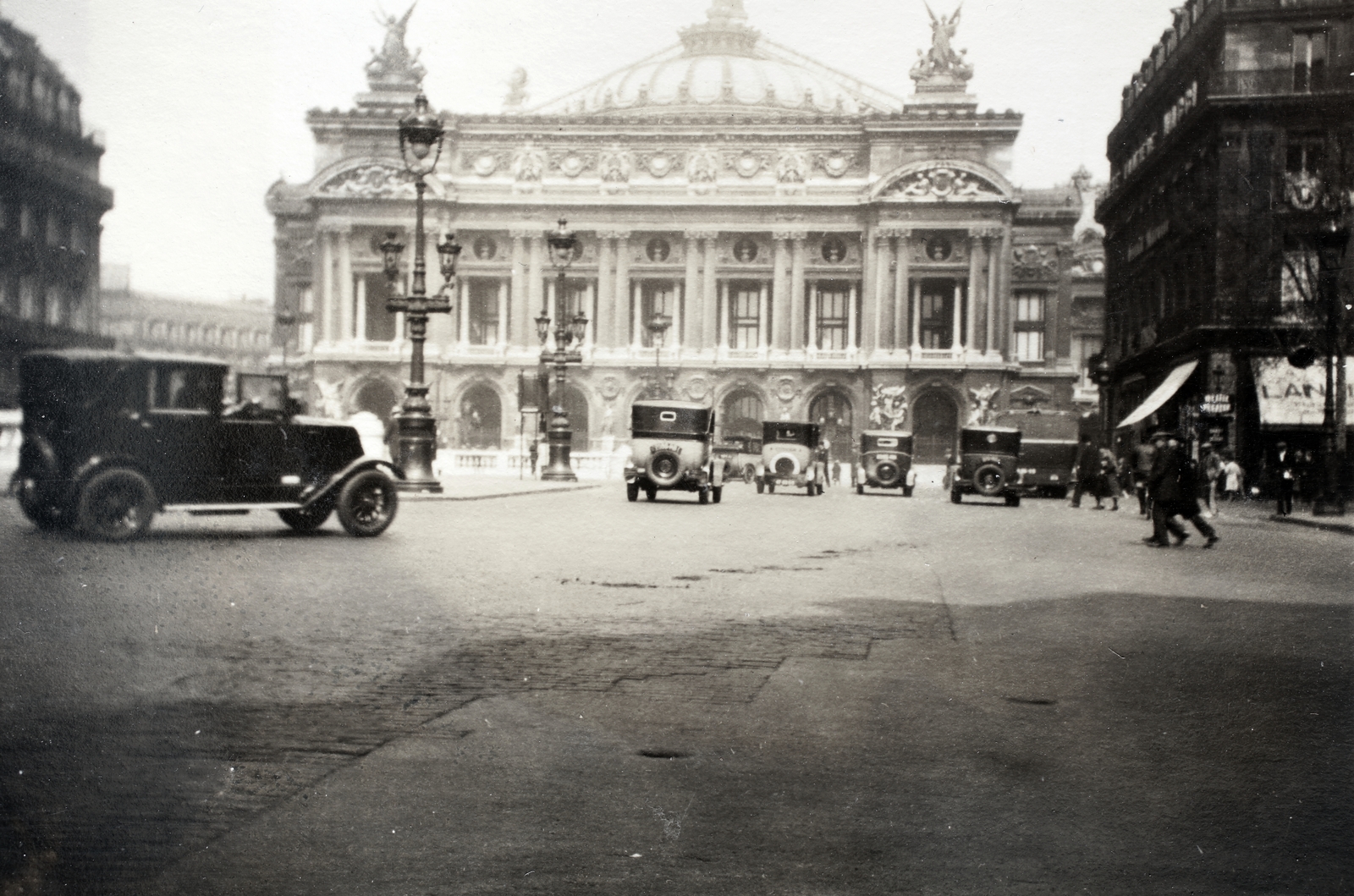 France, Paris, Place de l'Opéra, az Operától jobbra a Boulevard des Capucines torkolata., 1930, Kieselbach Gyula, Fortepan #191652