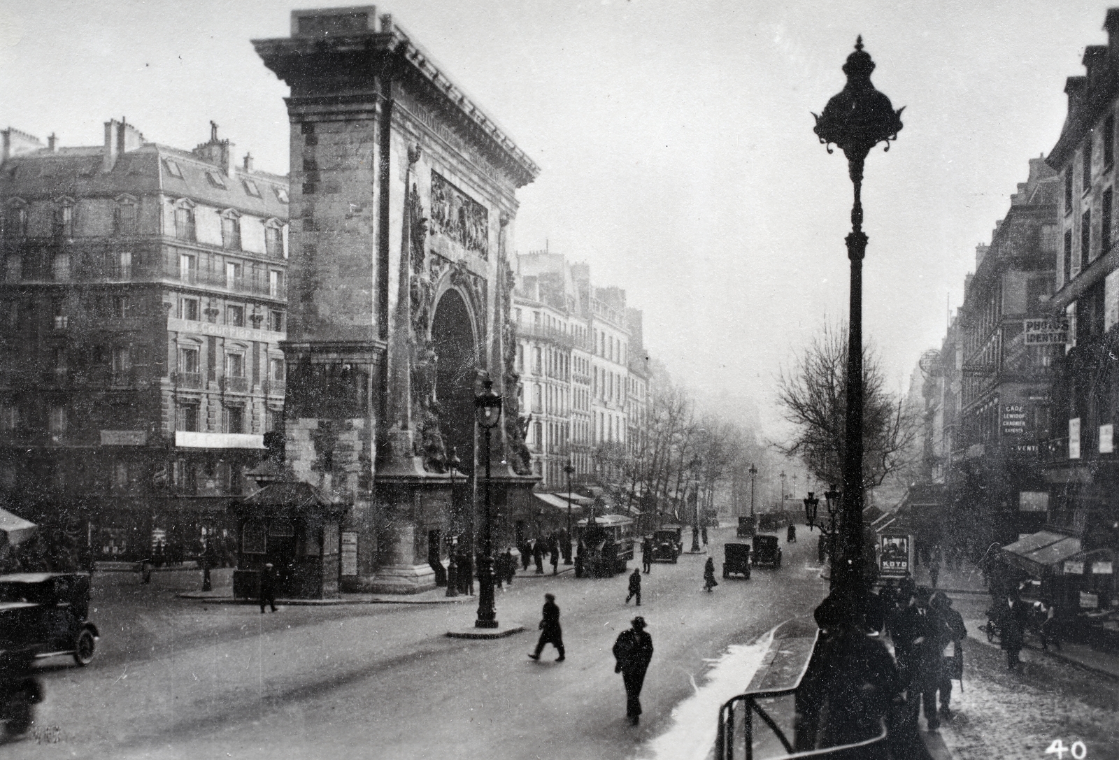 France, Paris, Boulevard de Bonne Nouvelle, balra a Porte Saint-Denis diadalív., 1930, Kieselbach Gyula, Fortepan #191660