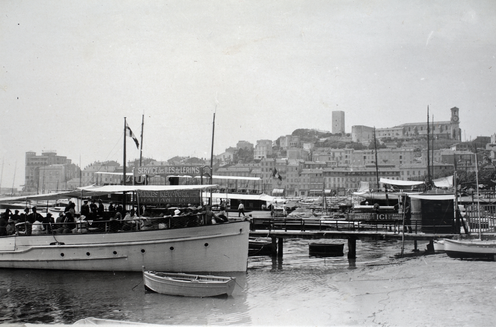 France, Cannes, kikötő, háttérben jobbra fenn a vár., 1933, Kieselbach Gyula, Fortepan #191722
