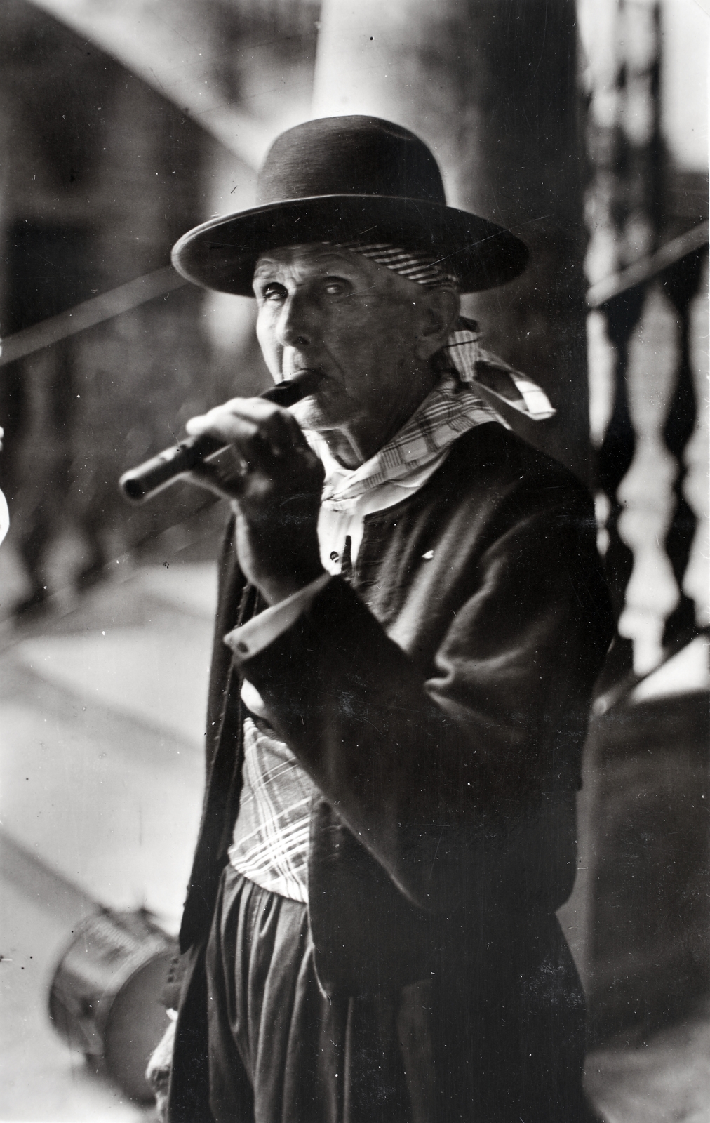 Spain, Palma de Mallorca, 1933, Kieselbach Gyula, flute, hat, portrait, musician, Fortepan #191761