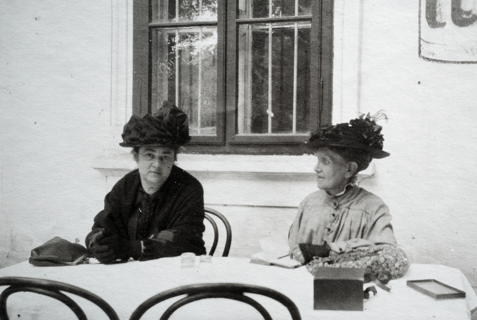 1908, Kieselbach Gyula, nők, kalap, asztal, kalapos, retikül, thonet, Fortepan #191770