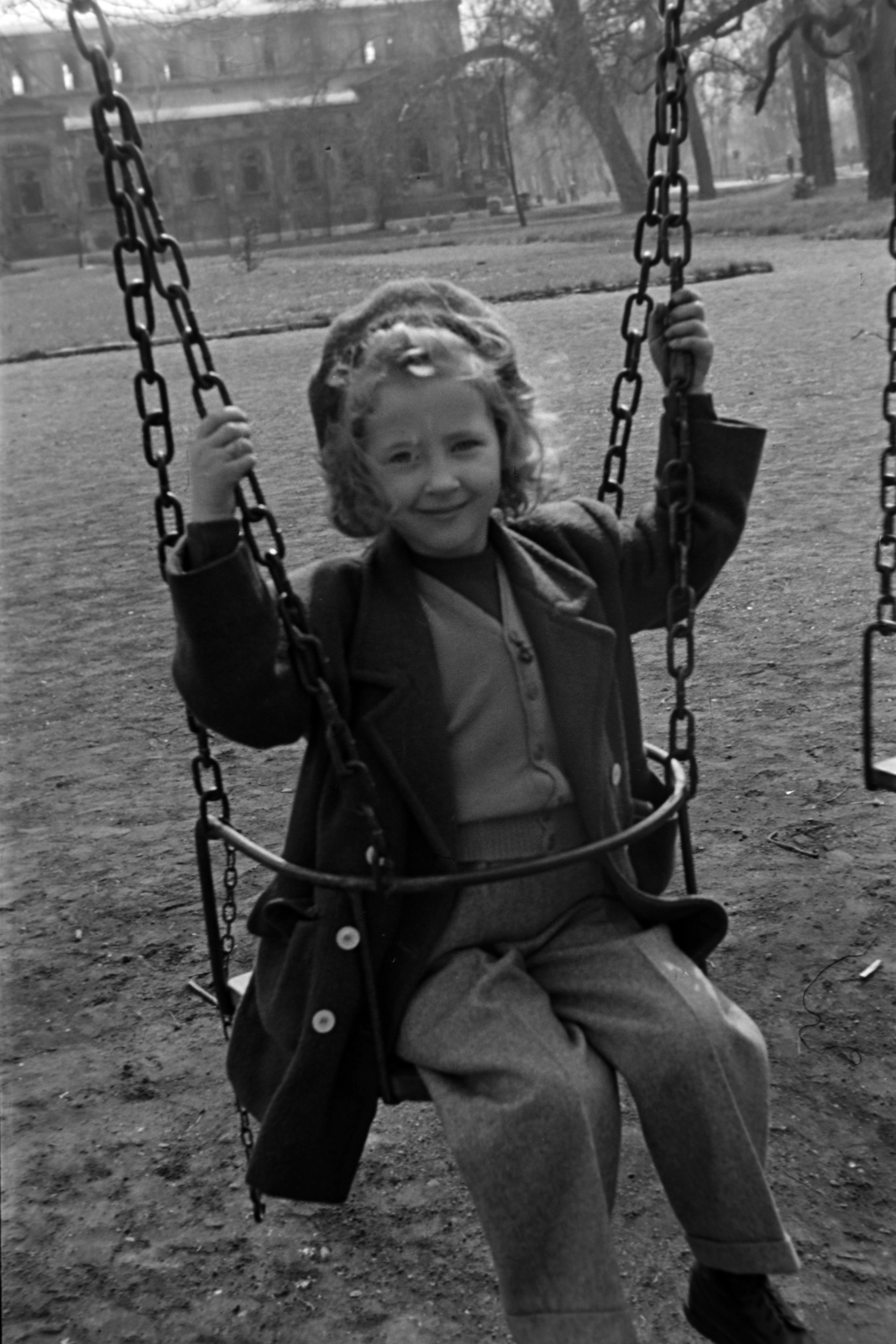 Hungary, Margit Islands, Budapest, háttérben a Margit fürdő romos épülete., 1954, Kriss Géza, girl, swing, Fortepan #191814